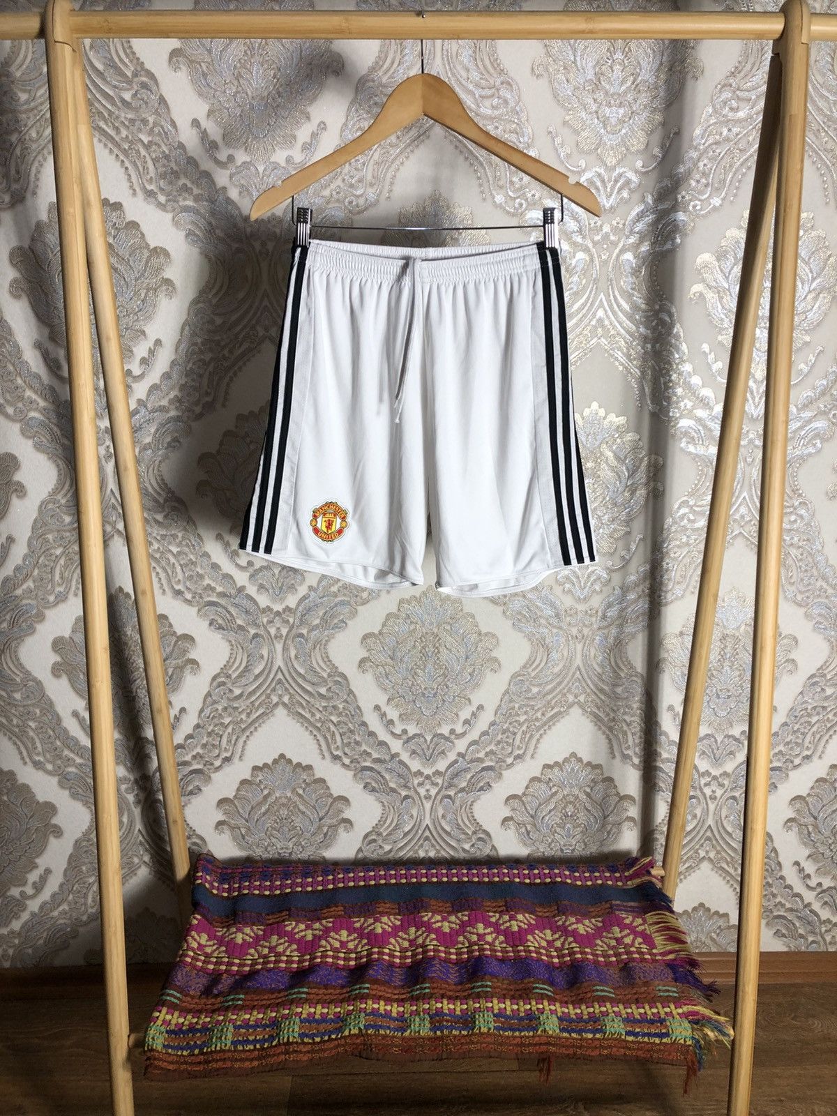 Vintage VERY RARE ADIDAS FC MANCHESTER UNITED SOCCER SHORTS Y2K 90s Size US 32 / EU 48 - 1 Thumbnail