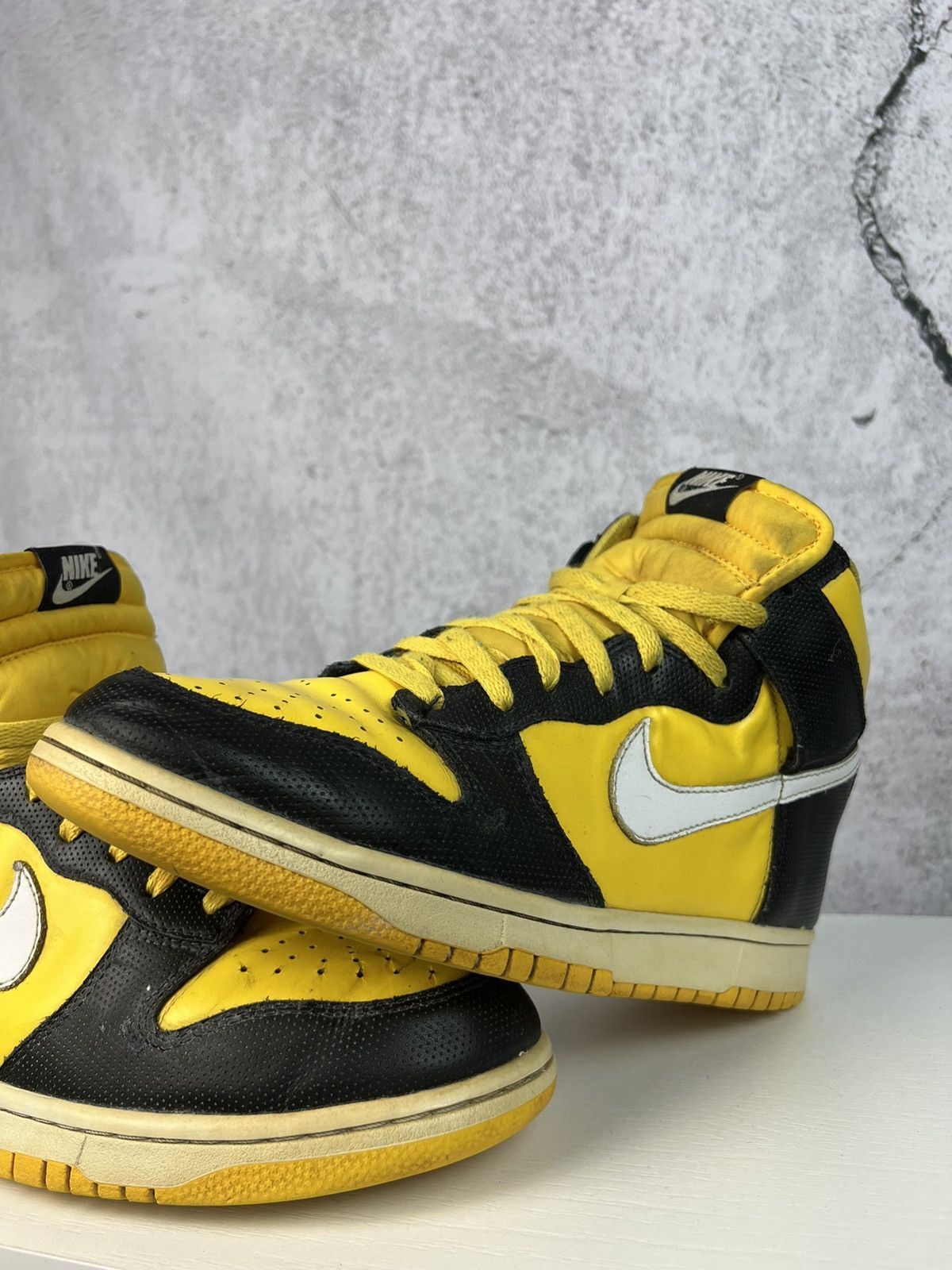Nike Nike Dunk High Varsity Yellow White Black Wu-Tang Goldenrod Size US 9 / EU 42 - 11 Thumbnail