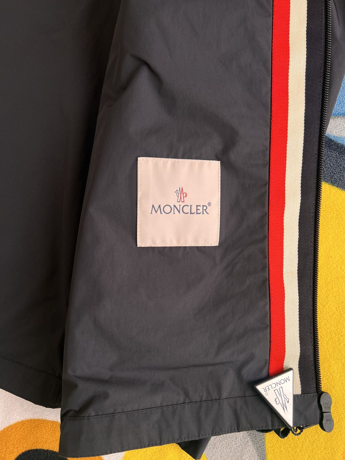 Moncler L Moncler Carles lightweight Jacket Black wind hood zip logo Size US L / EU 52-54 / 3 - 7 Thumbnail