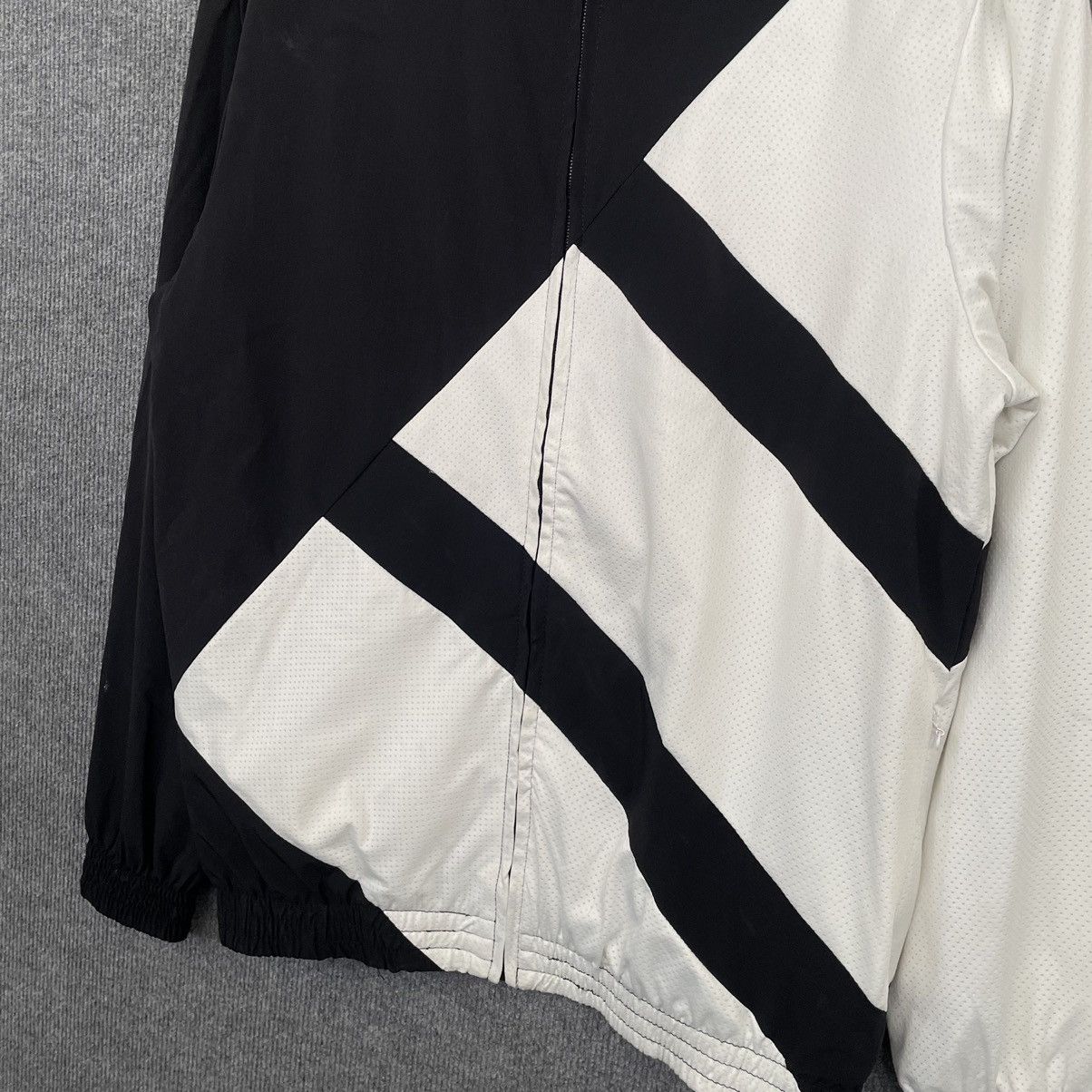 Adidas × Vintage Vintage Y2K Adidas Big Logo Nylon Jacket Size US L / EU 52-54 / 3 - 2 Thumbnail