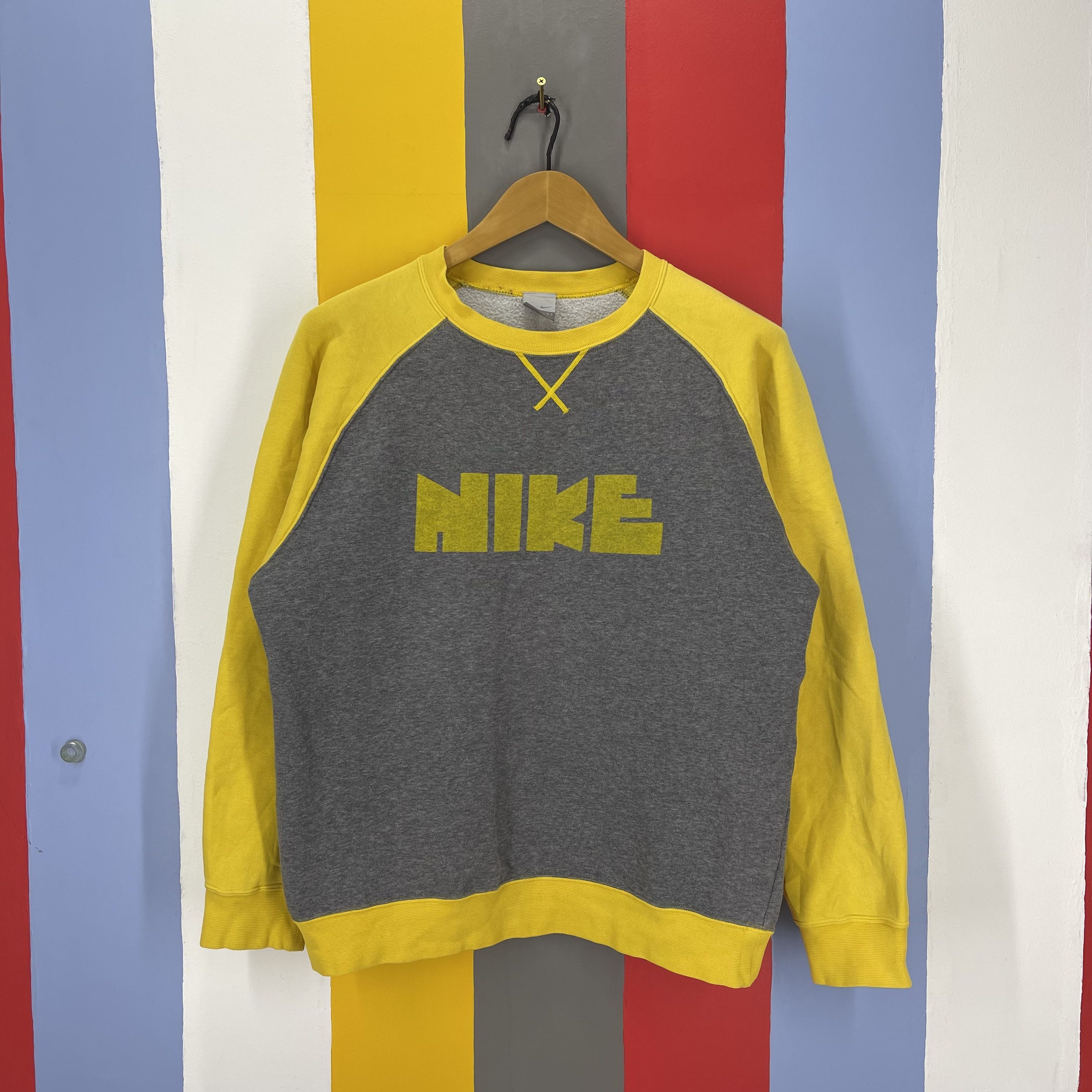 Nike Y2K Vintage Nike Crew Neck Sweatshirt #1398/AW Size US M / EU 48-50 / 2 - 1 Thumbnail