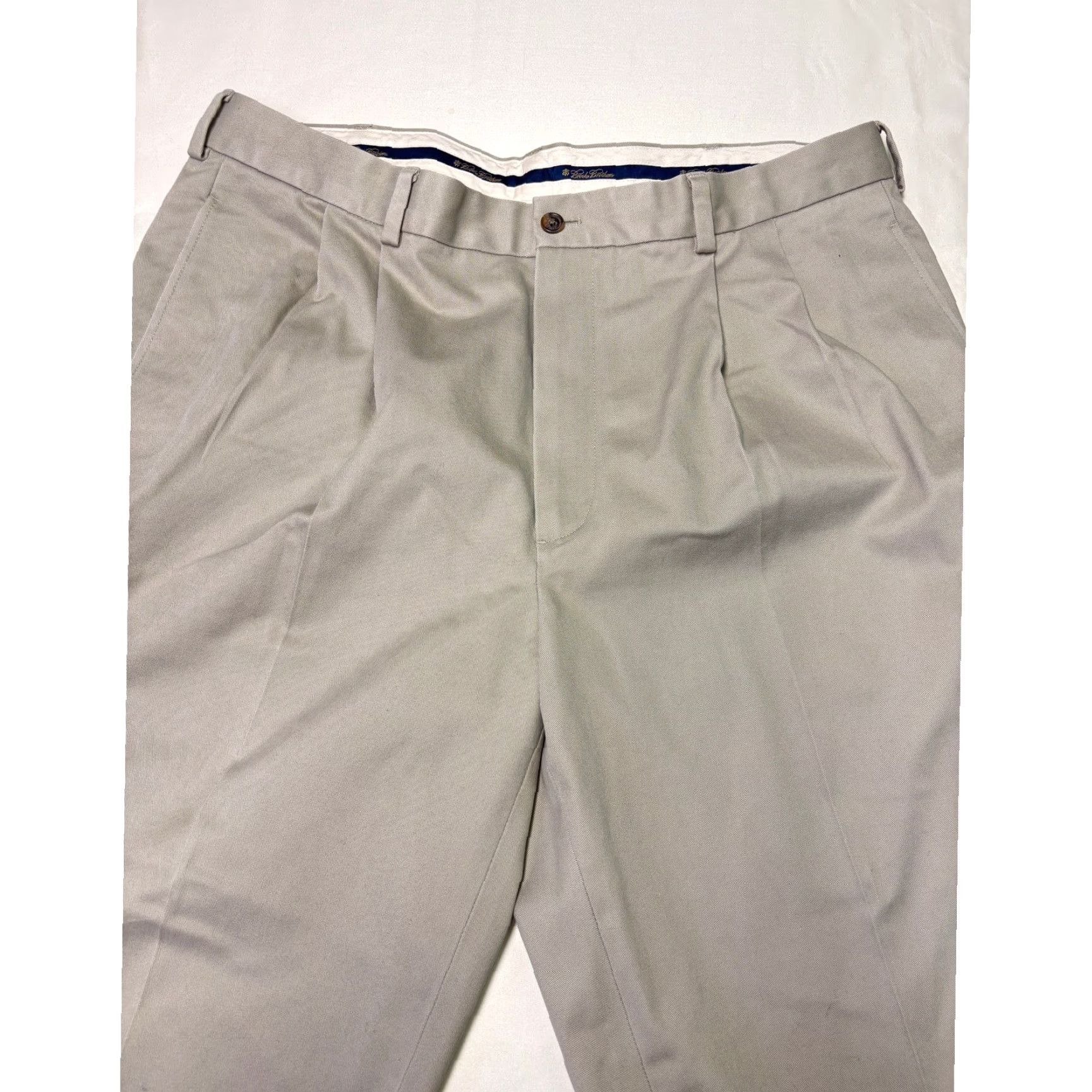 Brooks Brothers Brooks Brothers Advantage Chino Elliot Elliott? No, use original: "Brooks Brothers Advantage Chino Elliot Men's Pants Khaki W38 L32 Pleated Cotton" Size US 38 / EU 54 - 2 Thumbnail