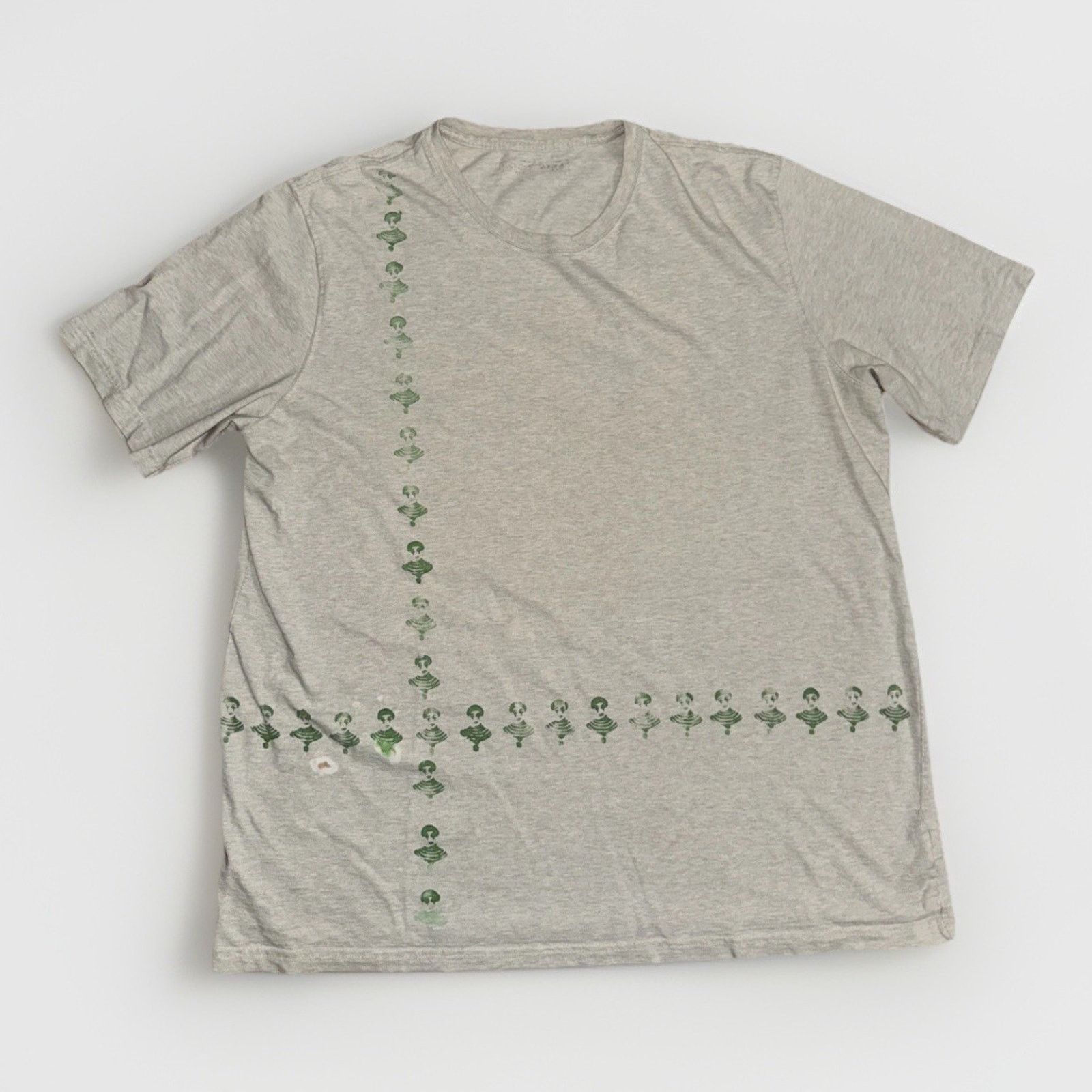 Vintage Abstract Green Bust Print T-Shirt Gray Art Graphic Tee XL Size US XL / EU 56 / 4 - 1 Thumbnail