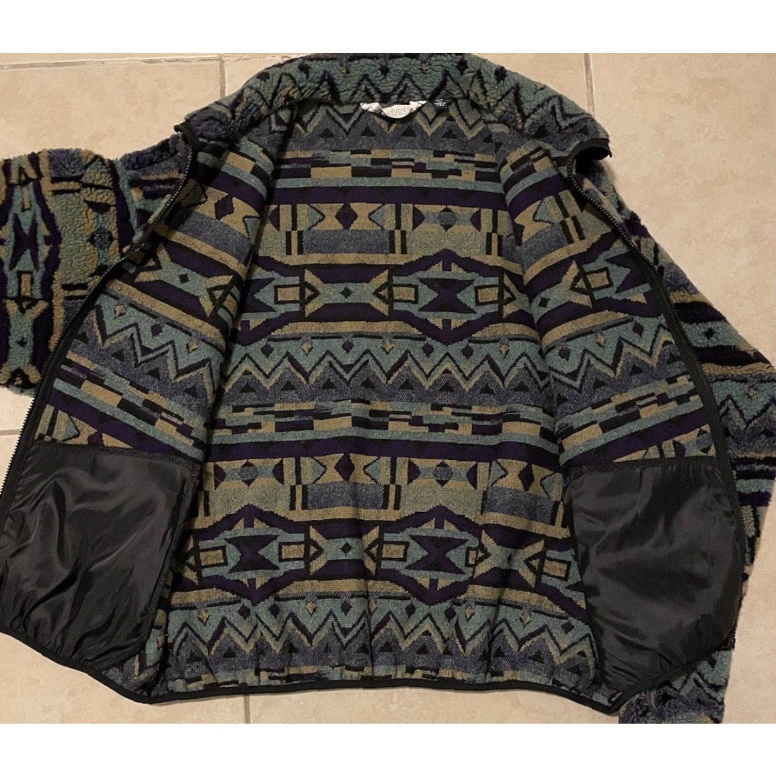 Vintage VINTAGE Columbia Aztec Deep Pile Fleece Jacket XL USA Abstract Art Skate 90s 80s Men Green Size US XL / EU 56 / 4 - 4 Thumbnail