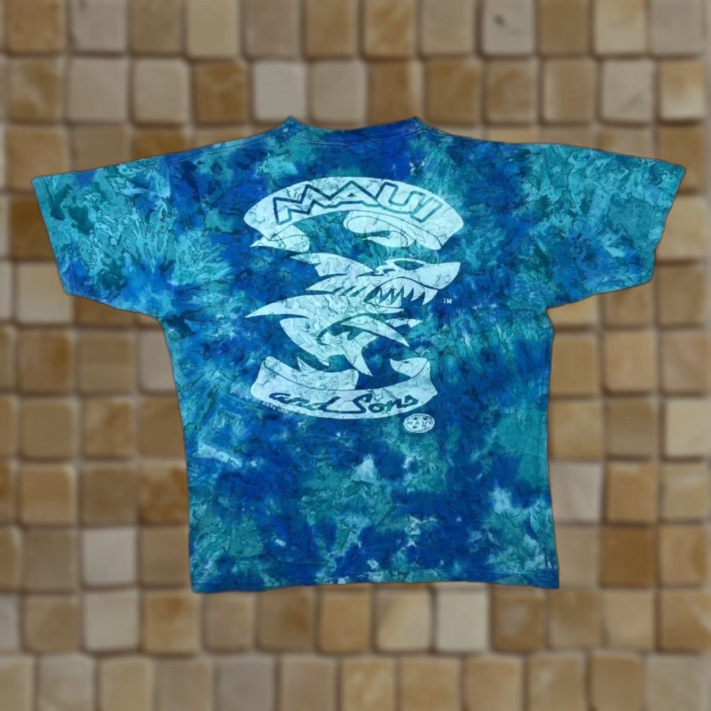 Vintage VINTAGE Maui & Sons T-Shirt Surfer Shark Graphic Blue Tie Dye Large MENS Shirt Size US L / EU 52-54 / 3 - 1 Thumbnail