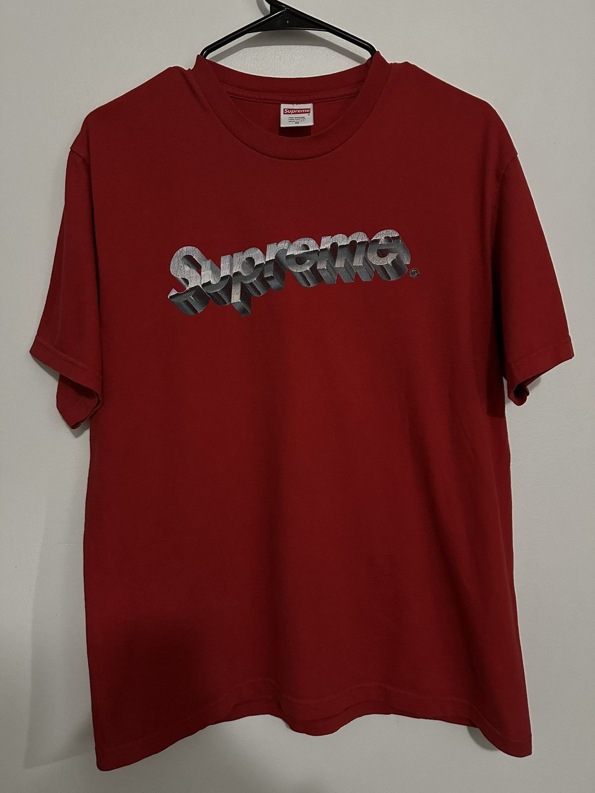 Supreme chrome logo tee sales red