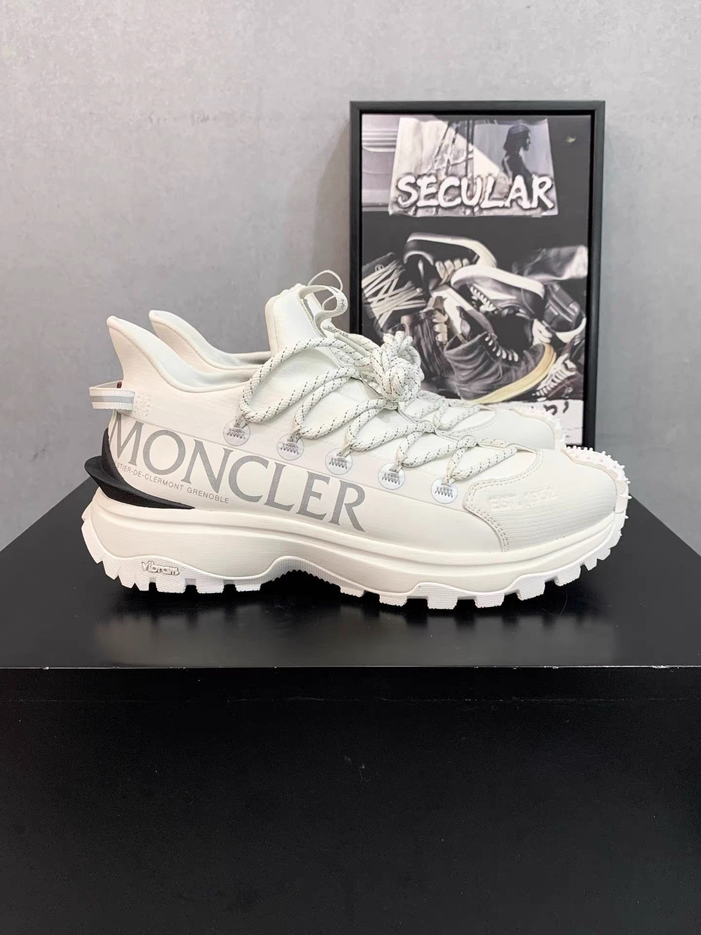 Moncler Moncler Trailgrip Lite 2 Trainers K34 Size US 5 / EU 37 - 4 Thumbnail