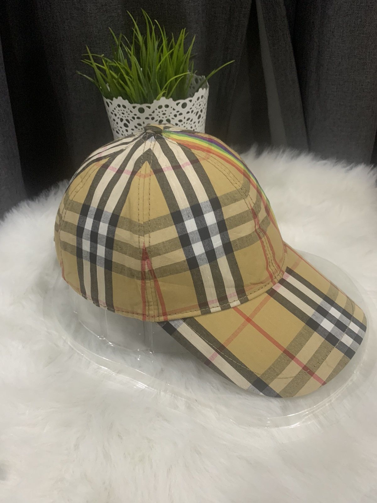 Burberry STEAL!! BURBERRY Caps Novacheck Size ONE SIZE - 1 Thumbnail
