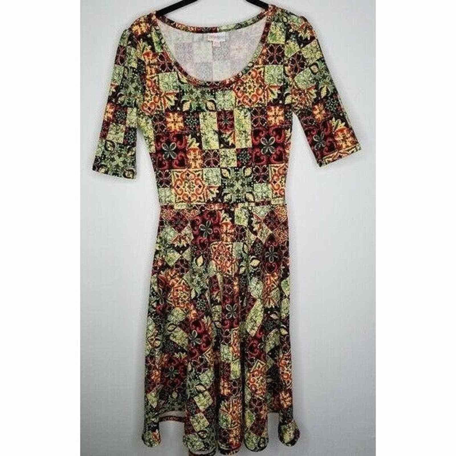 Other Lularoe Nicole T Shirt Dress Yellow Green Red Damask Print X Size XS / US 0-2 / IT 36-38 - 8 Thumbnail