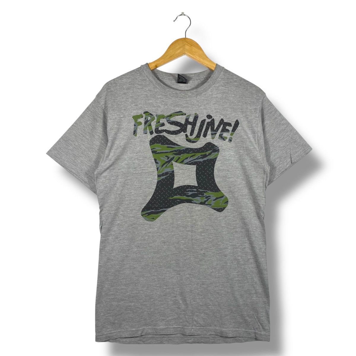 Vintage 00s FRESHJIVE Logo Graphic Tee Shirt Medium Size