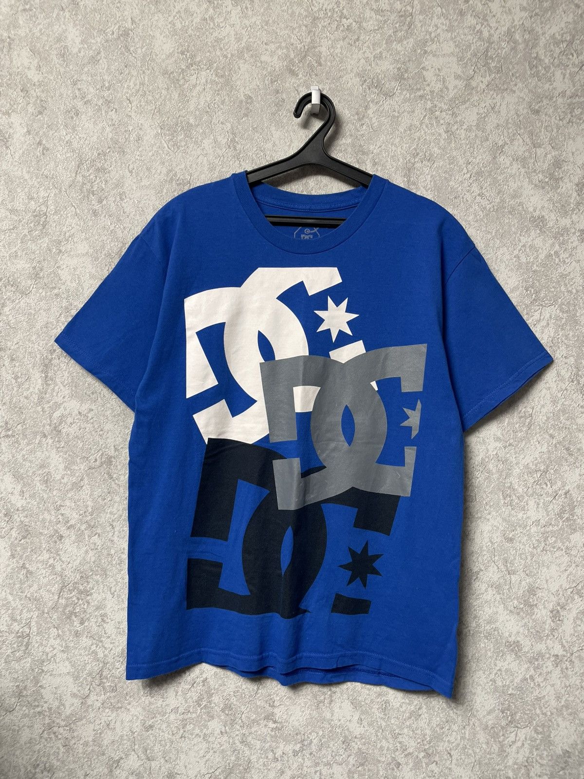 DC Vintage DC Shoes Big Logo T-Shirt Y2K Size US L / EU 52-54 / 3 - 1 Thumbnail