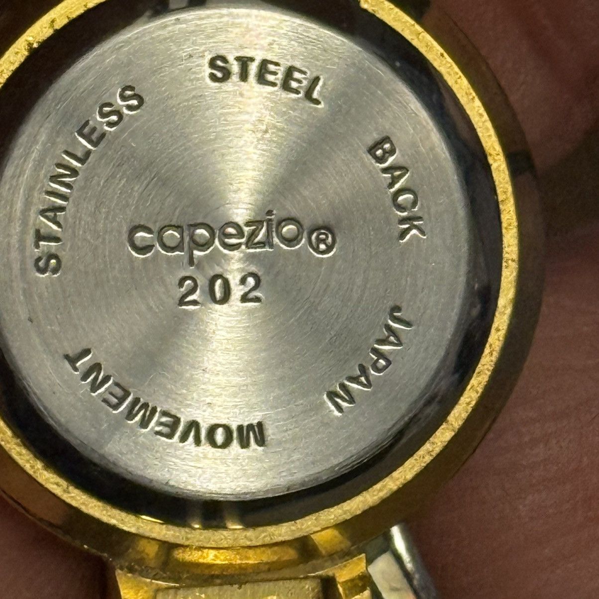 Vintage Vintage Capezio gold tone bangle watch Size ONE SIZE - 3 Thumbnail