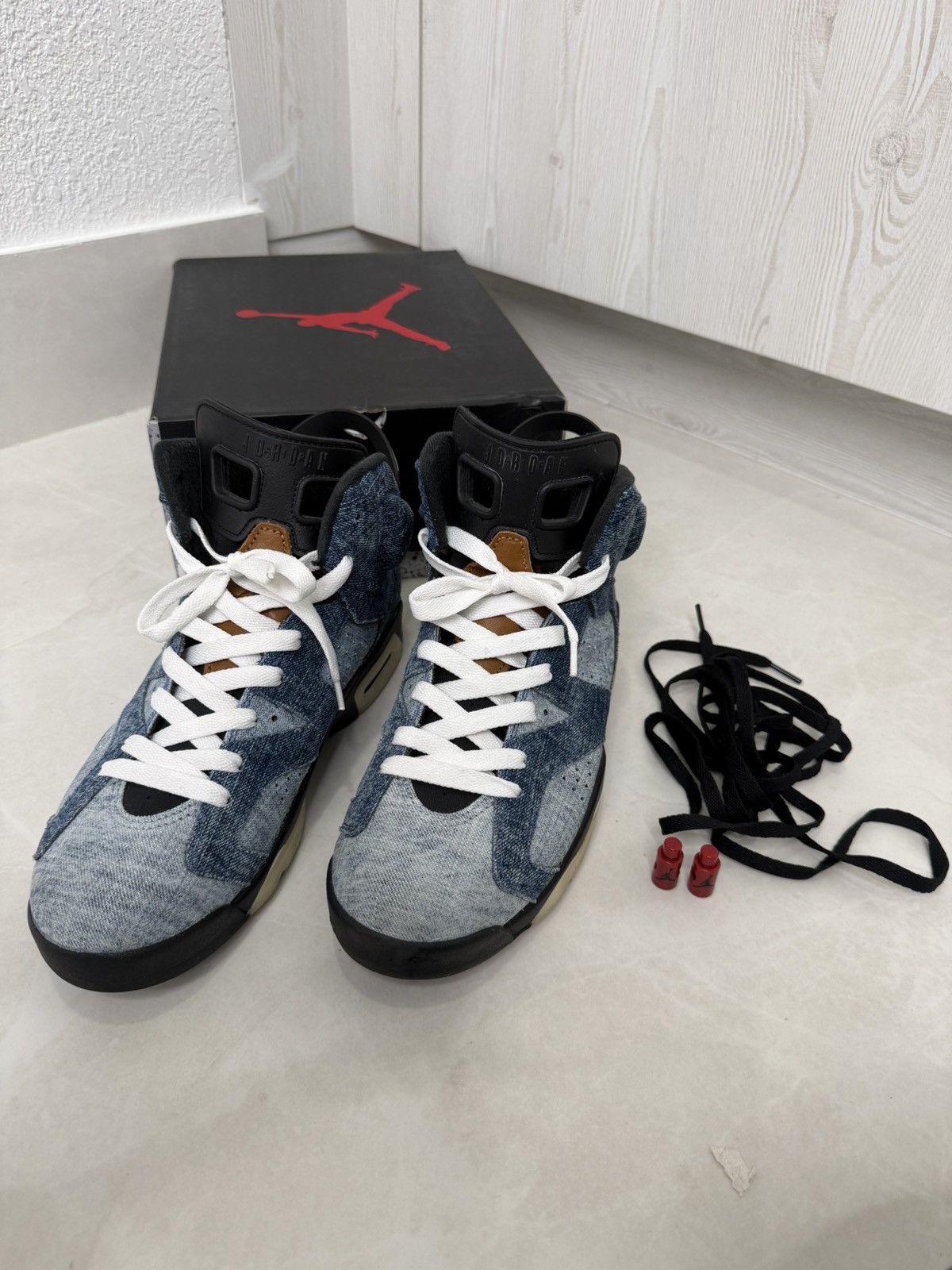 Jordan Brand Air Jordan 6 Retro 'Washed Denim' Size 10.5 Used Size US 10.5 / EU 43-44 - 8 Thumbnail