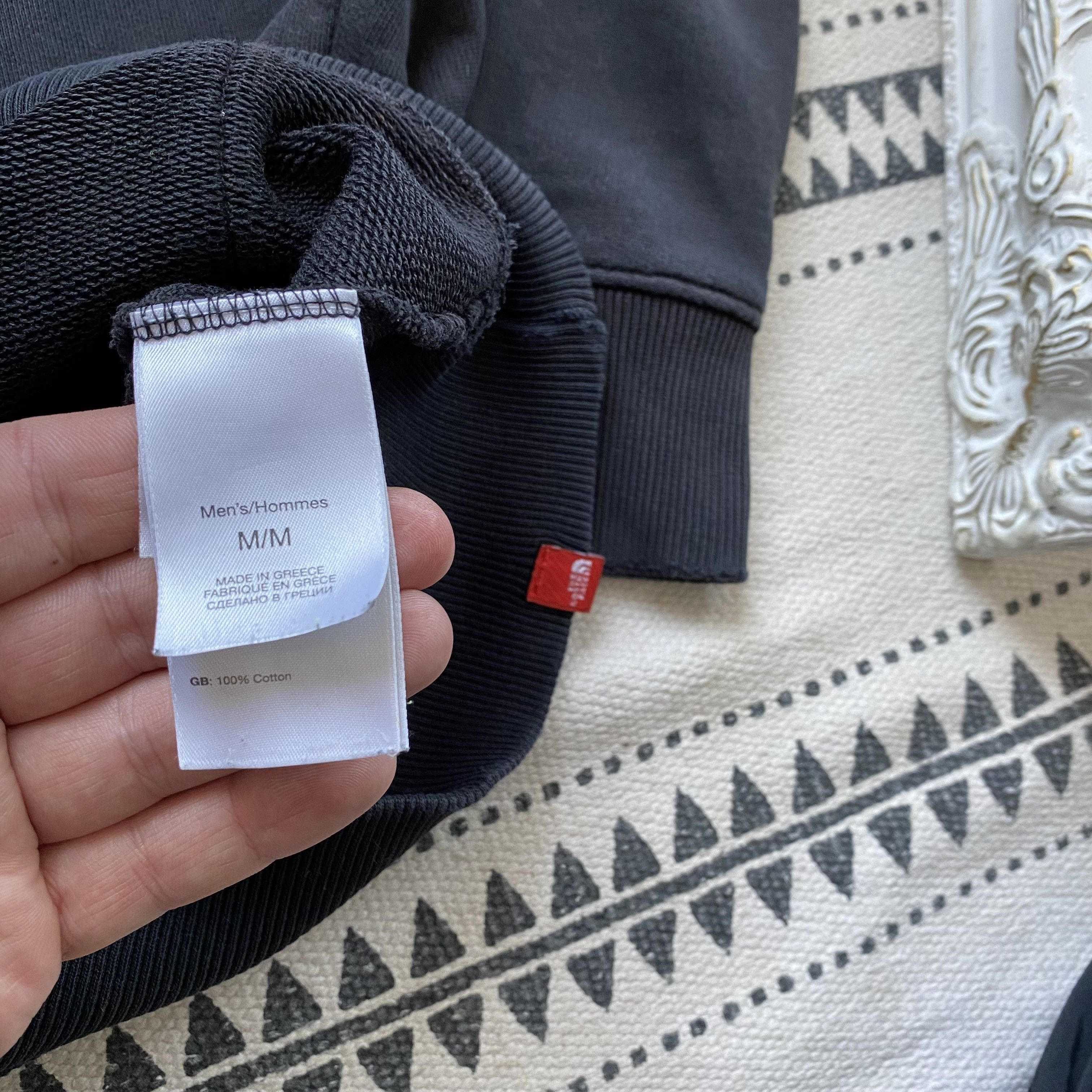 The North Face Vintage Trashed The North Face Hoodie Centr Logo Size US M / EU 48-50 / 2 - 7 Thumbnail