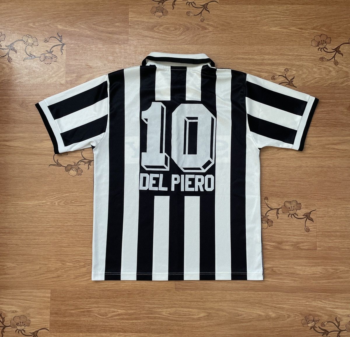 Kappa Vintage Juventus Kappa Sony Del Piero 1996/97 Home t shirt Size US S / EU 44-46 / 1 - 12 Thumbnail