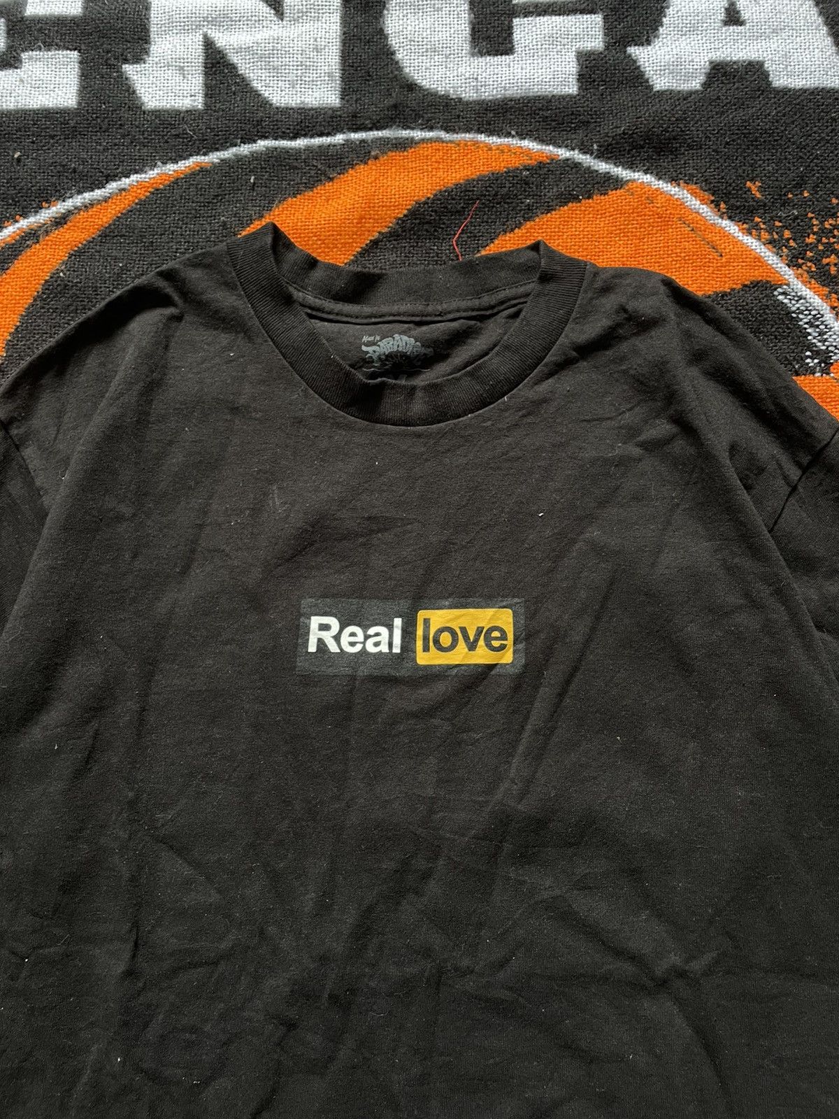 Other Made In Paradise Real Love Parody Pornhub Black T-shirt Size US L / EU 52-54 / 3 - 2 Thumbnail