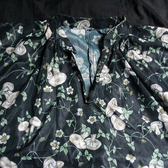 Other Vintage Mushrooms Polyester Disco Shirt V-Neck Size M / US 6-8 / IT 42-44 - 1 Thumbnail