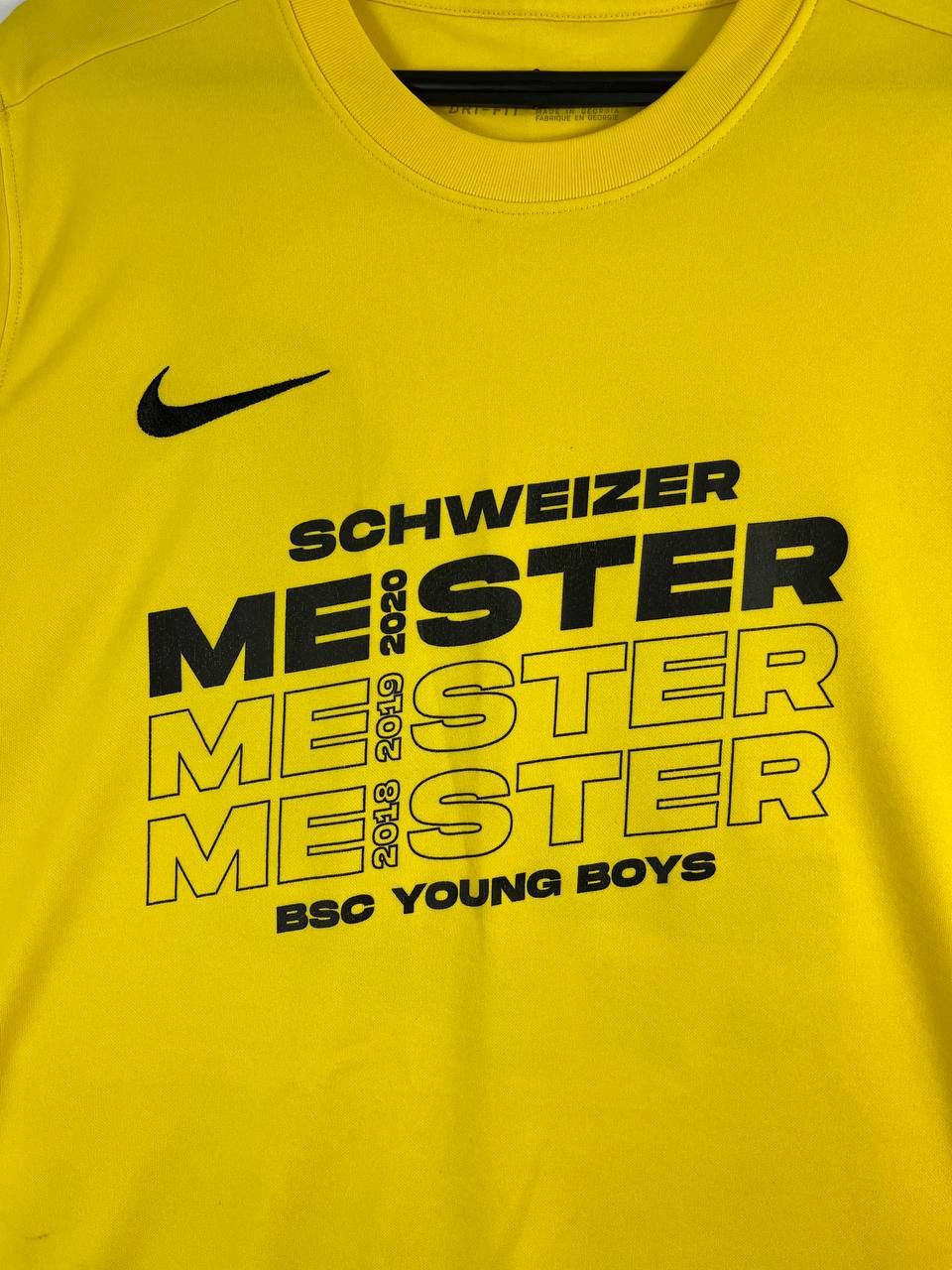 Nike BSC Young Boys Schweizer Meister T-Shirt #14 Football Nike L Size US L / EU 52-54 / 3 - 2 Thumbnail