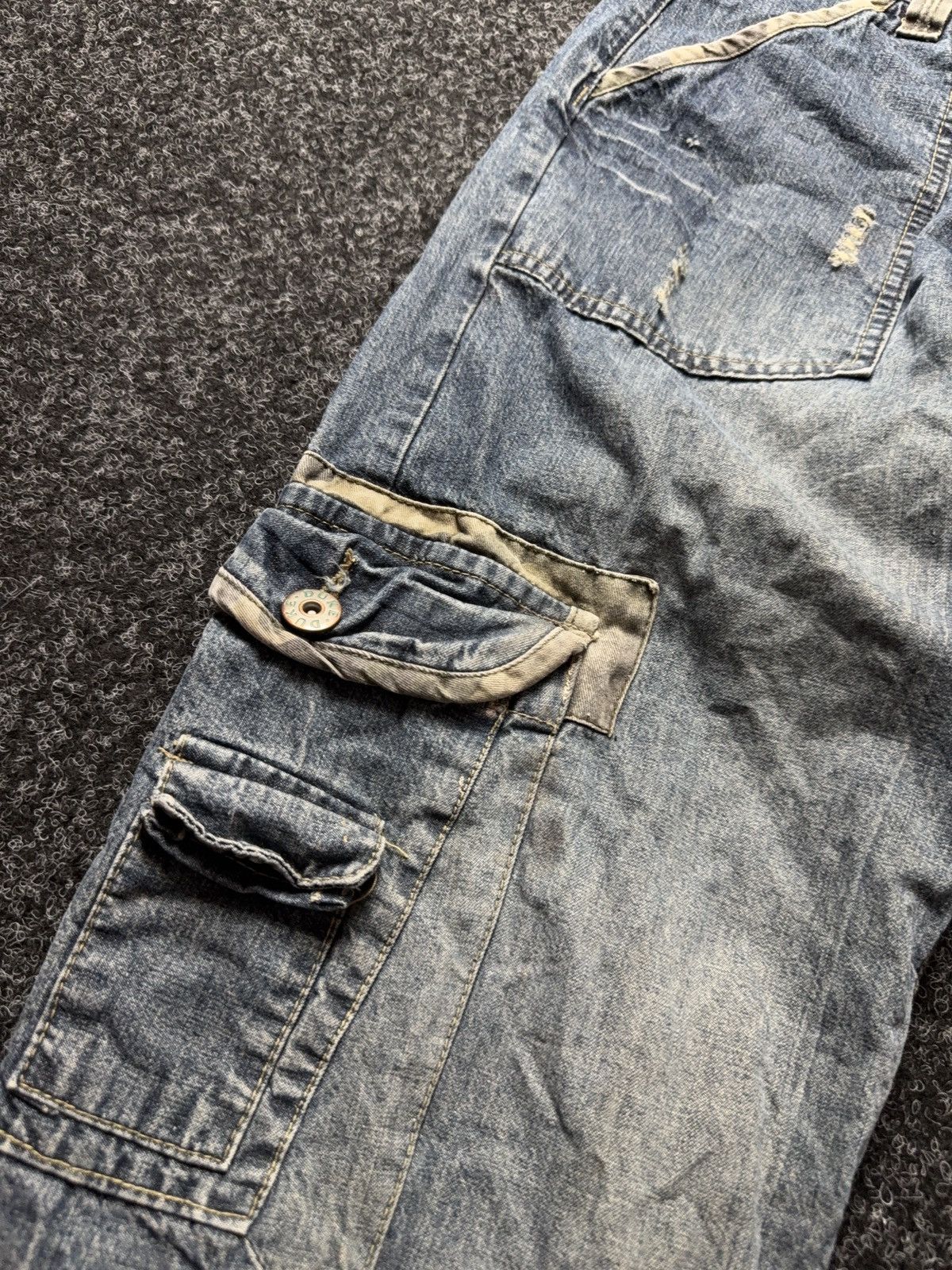 Japanese Brand Vintage 00s Denim Cargo Jeans Y2K Distressed Workwear Baggy Size US 31 - 9 Thumbnail