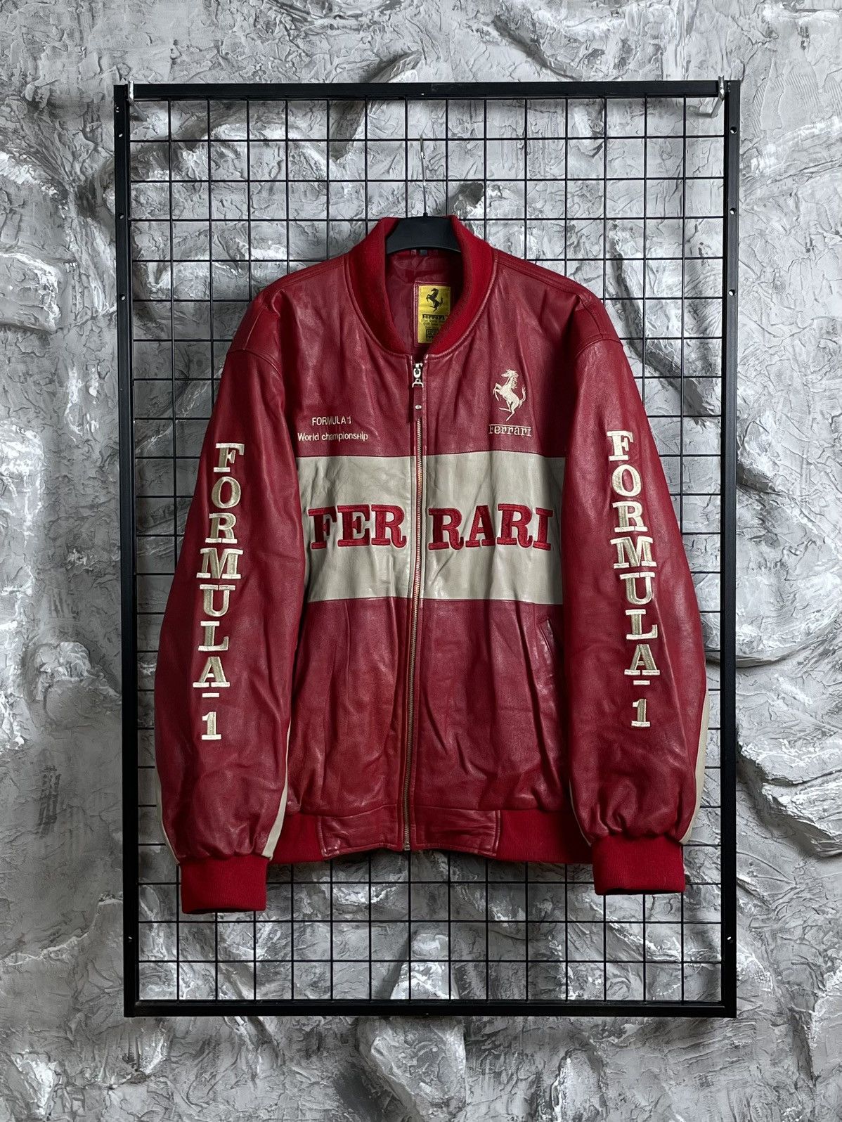 Ferrari Vintage Ferrari 1996 Formula 1 Rare Moto Leather Jacket Y2K Size US XL / EU 56 / 4 - 1 Thumbnail