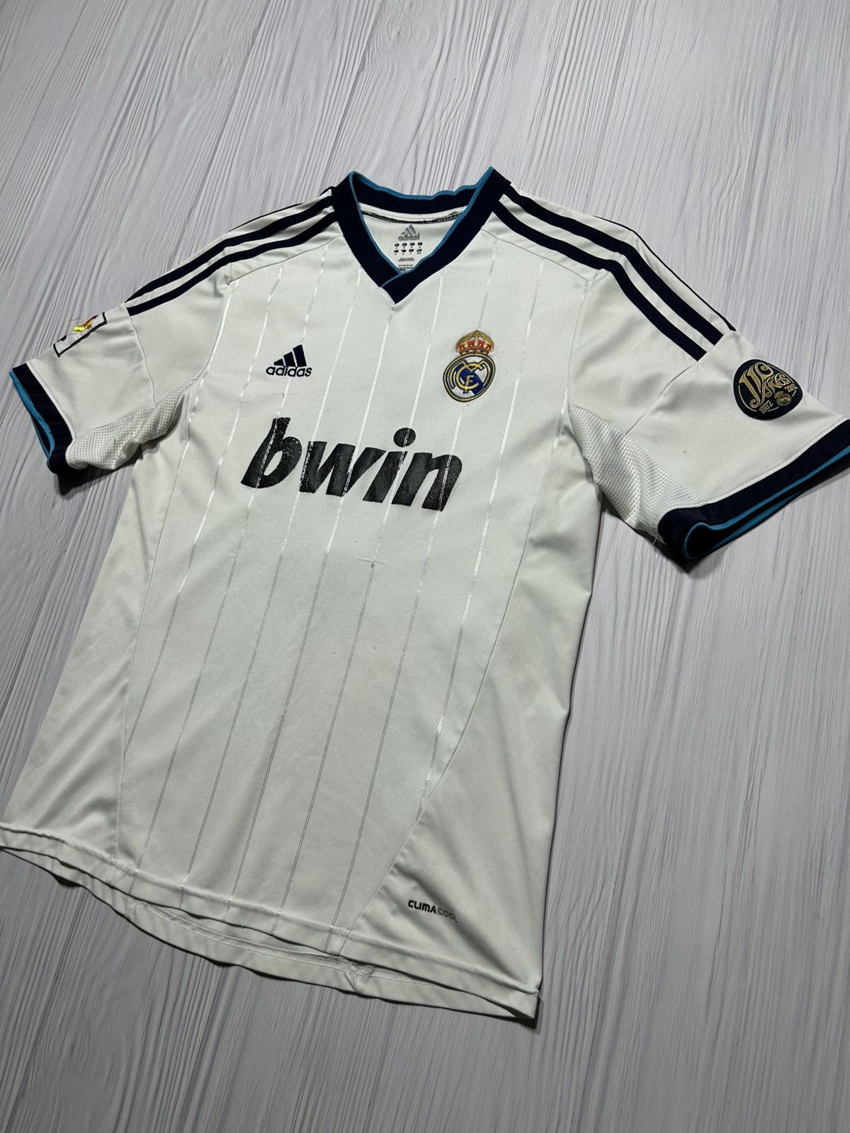 Adidas Real Madrid Benzema #9 Adidas Soccer Jersey Size M Size US M / EU 48-50 / 2 - 3 Thumbnail