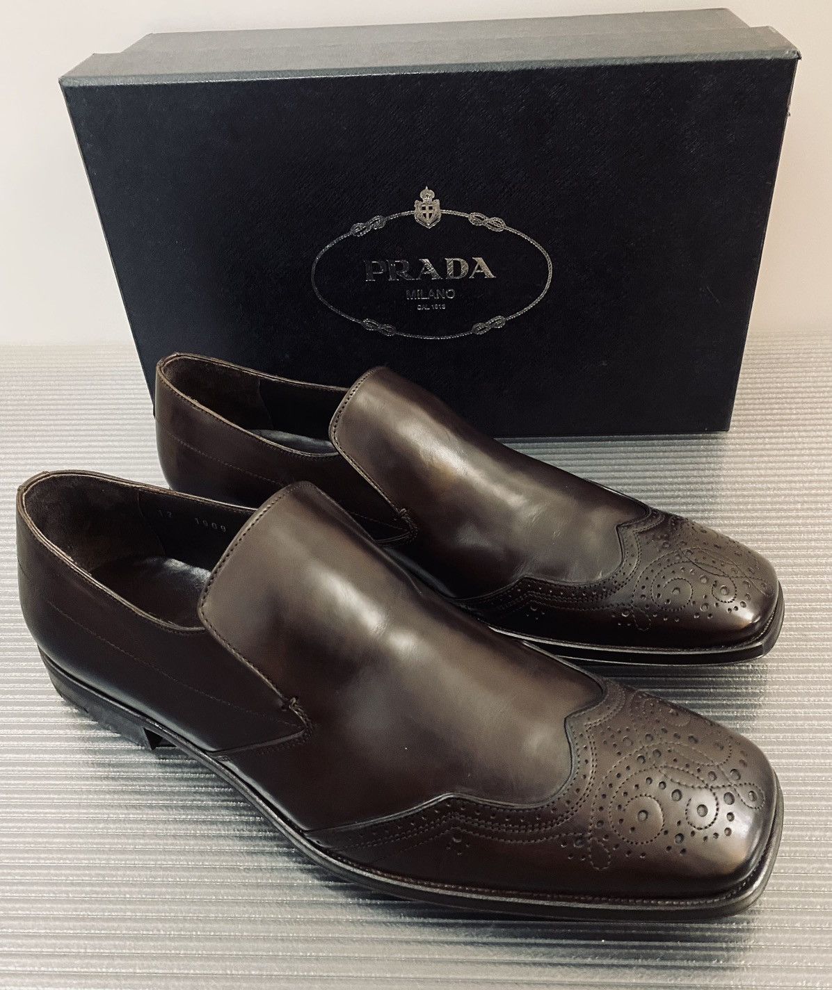 Prada Prada 🇮🇹 dk brown calf wingtip toe medallion loafer 9.5 NEW Size US 9.5 / EU 42-43 - 10 Thumbnail