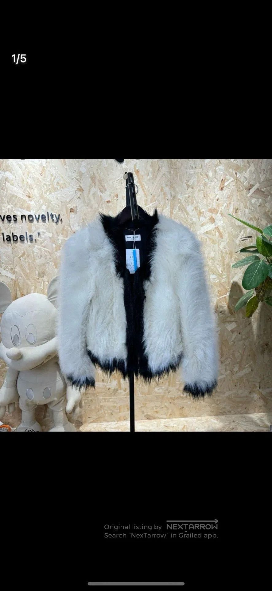 Yves Saint Laurent saint laurent black and white fur jacket. Size M / US 6-8 / IT 42-44 - 1 Thumbnail