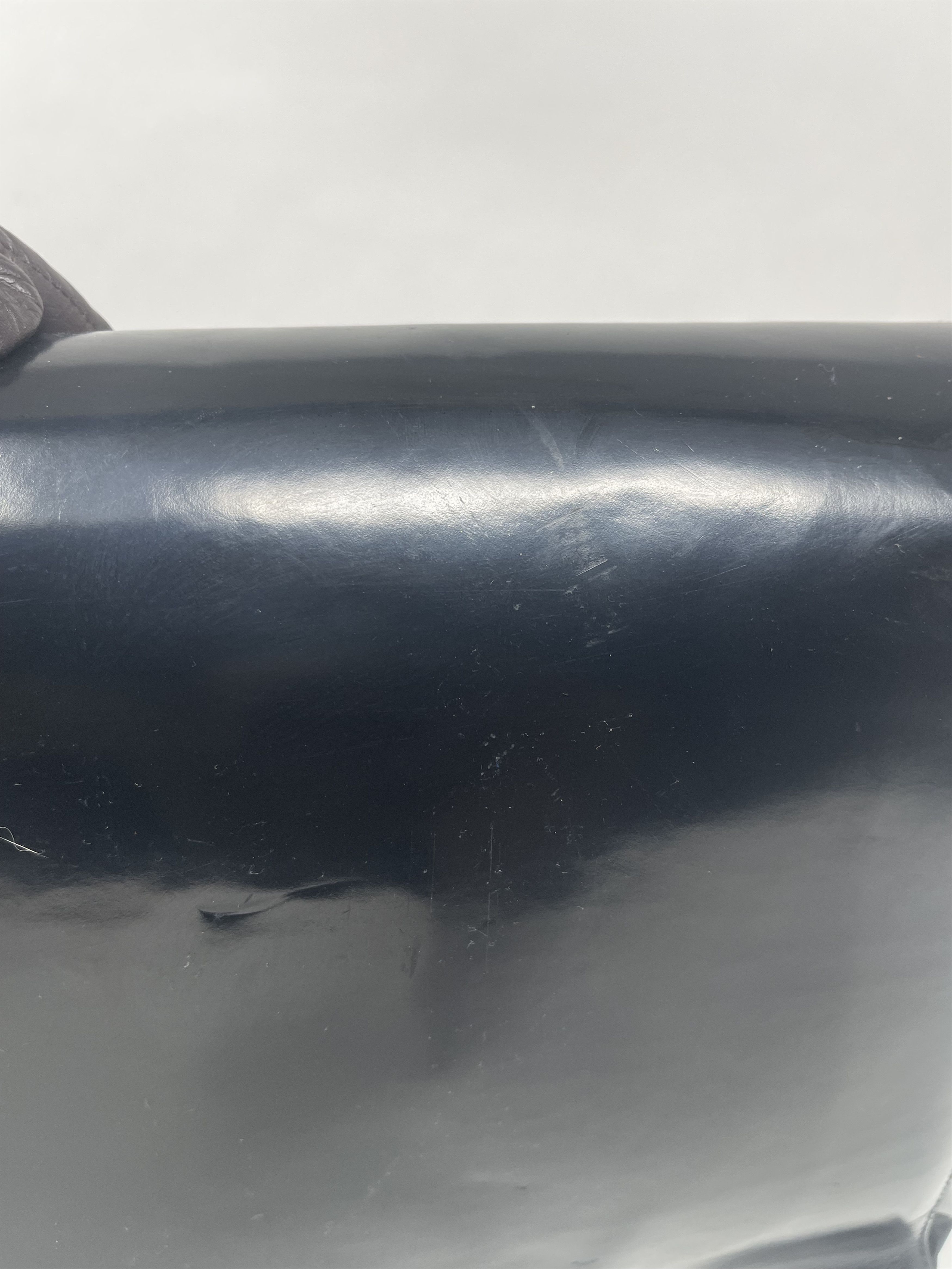 Yves Saint Laurent Yves Saint Laurent Paris Black Patent Leather Shoulder Bag Size ONE SIZE - 11 Thumbnail