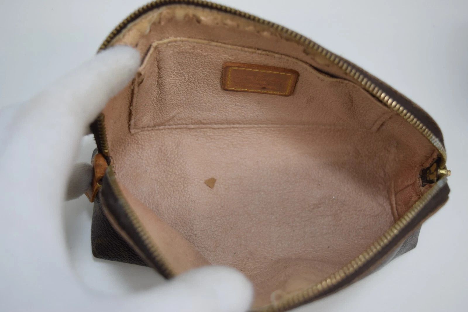 Louis Vuitton Louis Vuitton Cosmetic Pouch Monogram Canvas M47515 Size ONE SIZE - 15 Thumbnail