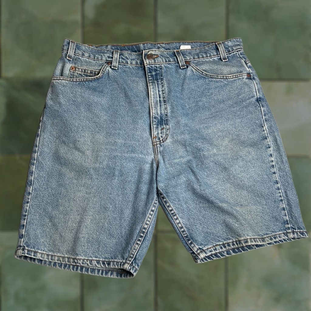 Levi's VINTAGE Levi’s 505 Regular Fit Denim Shorts W38 L9 Light Blue USA Made 90s Mens Shorts Jeans 90s 505 Regular Fit Blue Cotton Leather? Size US 38 / EU 54 - 1 Thumbnail