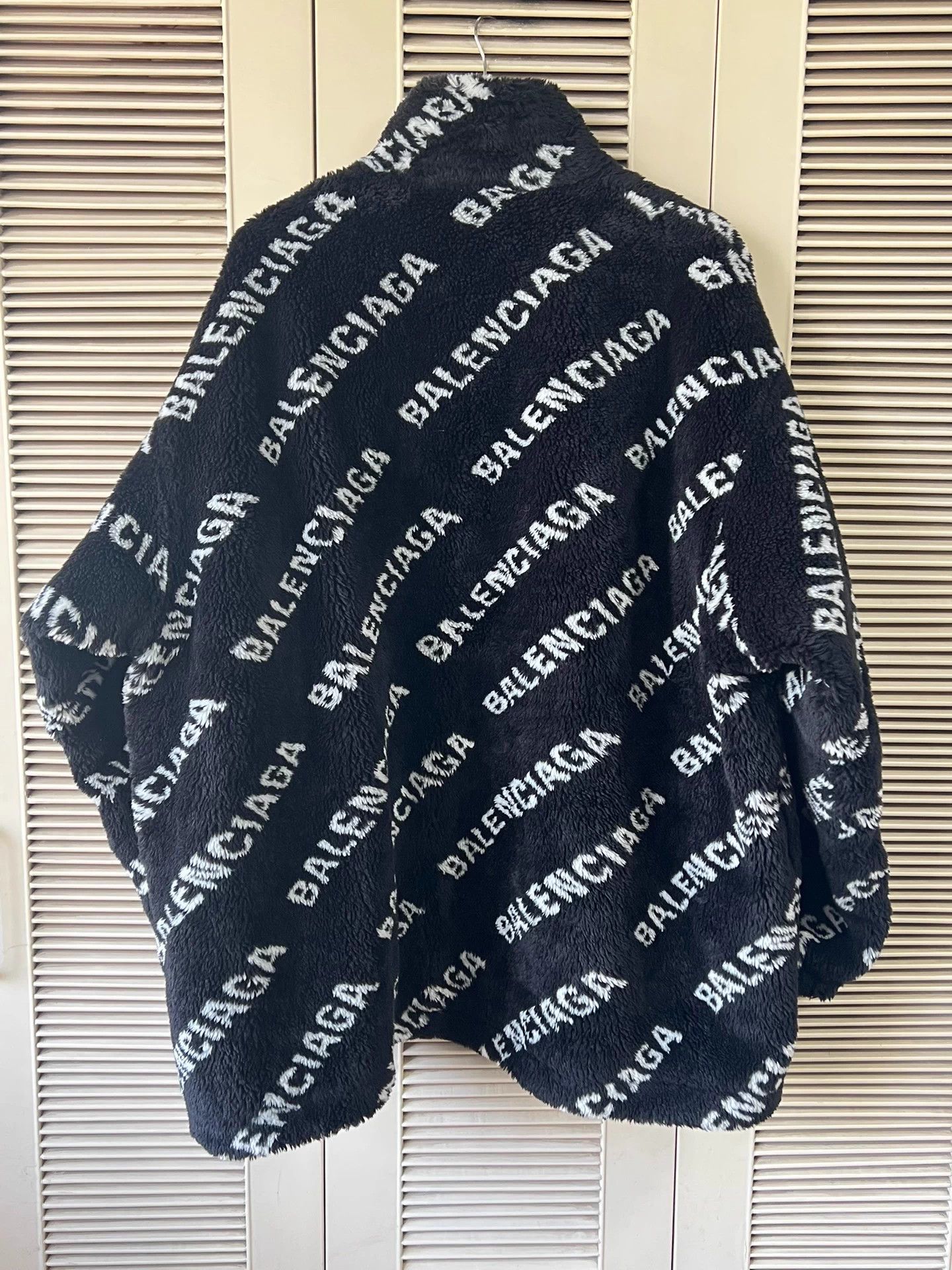 Balenciaga Balenciaga Black Logo Teddy Jacket Oversized 34 Size XS / US 0-2 / IT 36-38 - 2 Thumbnail