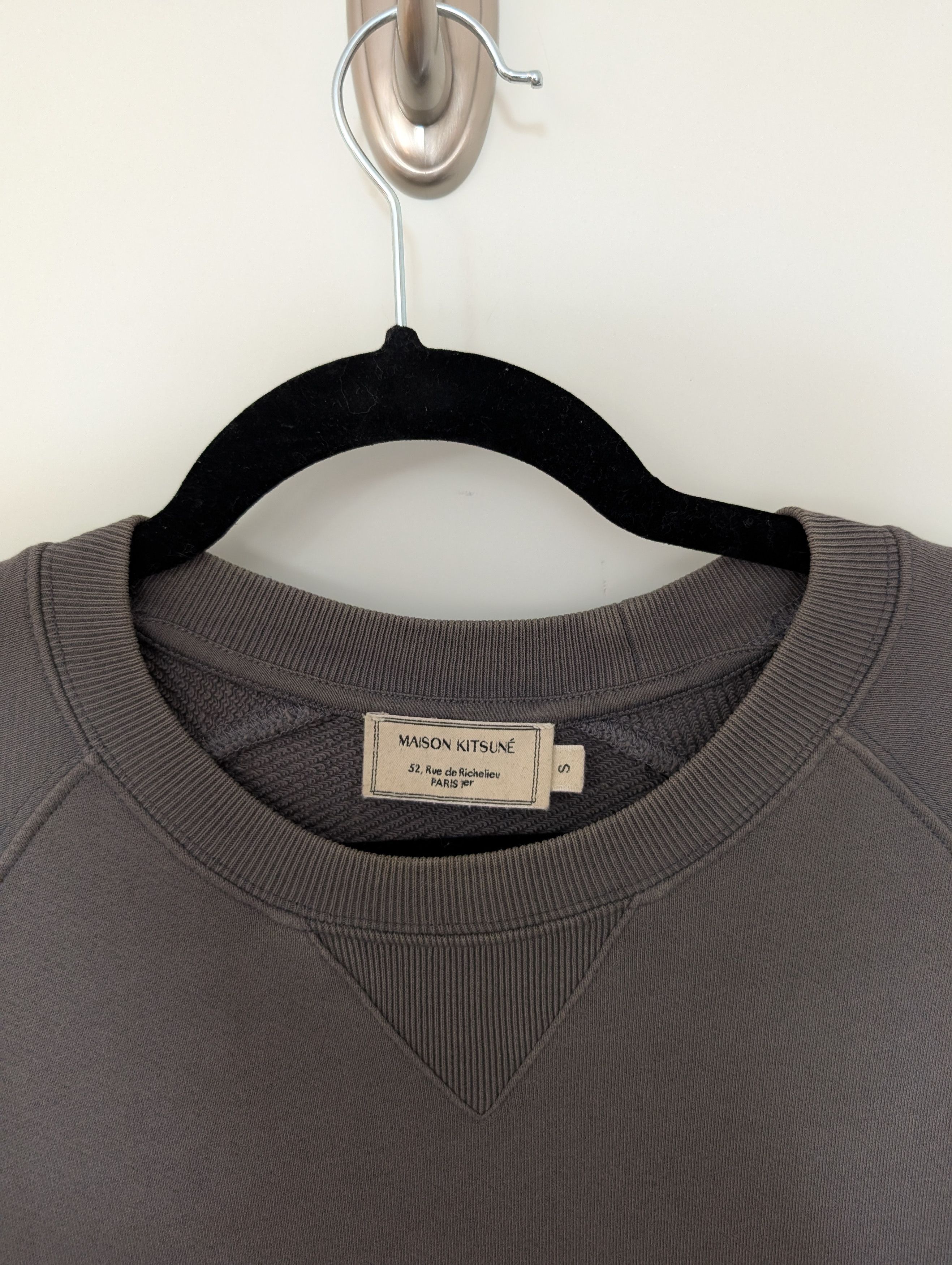 Maison Kitsune Maison Kitsune Tricolor Fox Sweater Size US S / EU 44-46 / 1 - 2 Thumbnail