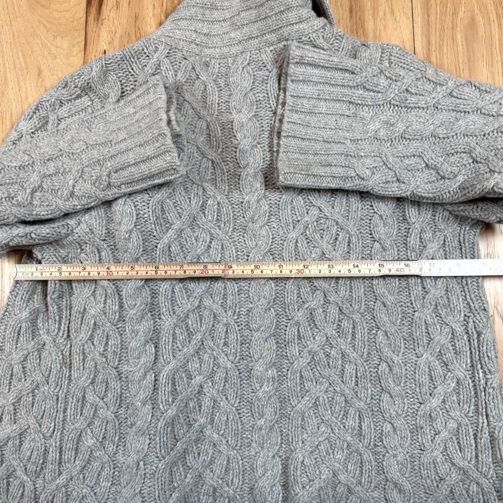 Vintage Lauren Ralph Lauren Cardigan Wool Cable-Knit Sweater Womens Medium gray Rabbit-knit, Cable Knit, Wool, Cardigan, Sweater M, Women Size M / US 6-8 / IT 42-44 - 5 Thumbnail