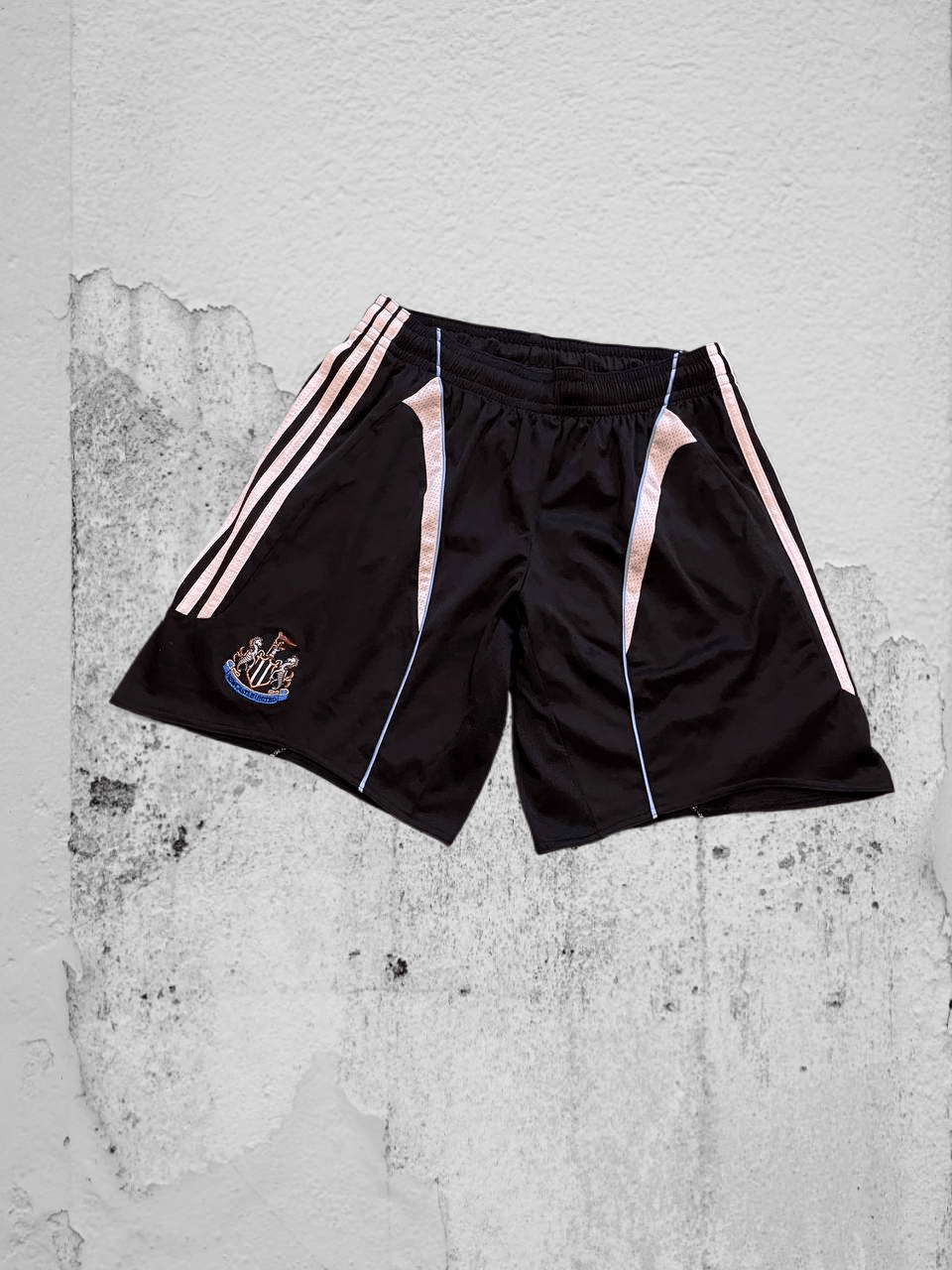 Adidas Rare Newcastle United 2007-2008 Home Football Shorts Size US 36 / EU 52 - 1 Thumbnail