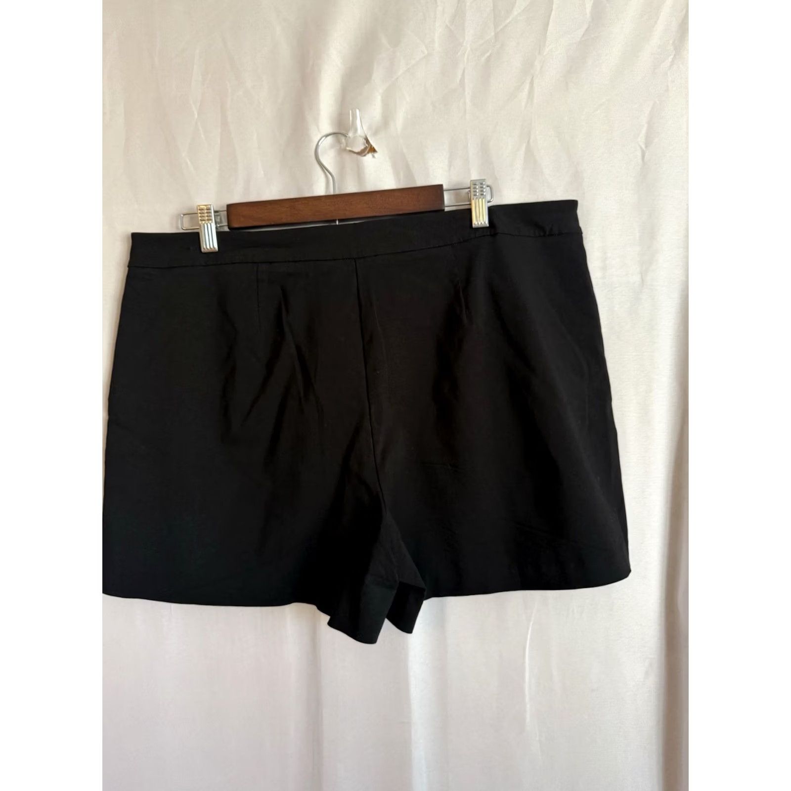 Vintage Womens XL Maurices Black Shorts with Gold Button Detail Sailor Coastal Beach Size 40" / US 18 - 2 Thumbnail