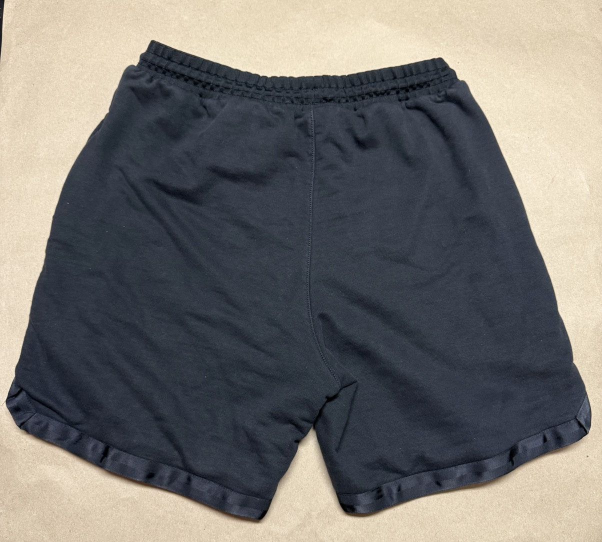 Nike Nike DriFit Reversible Basketball Shorts Black size XL Rare! Size US 38 / EU 54 - 2 Thumbnail