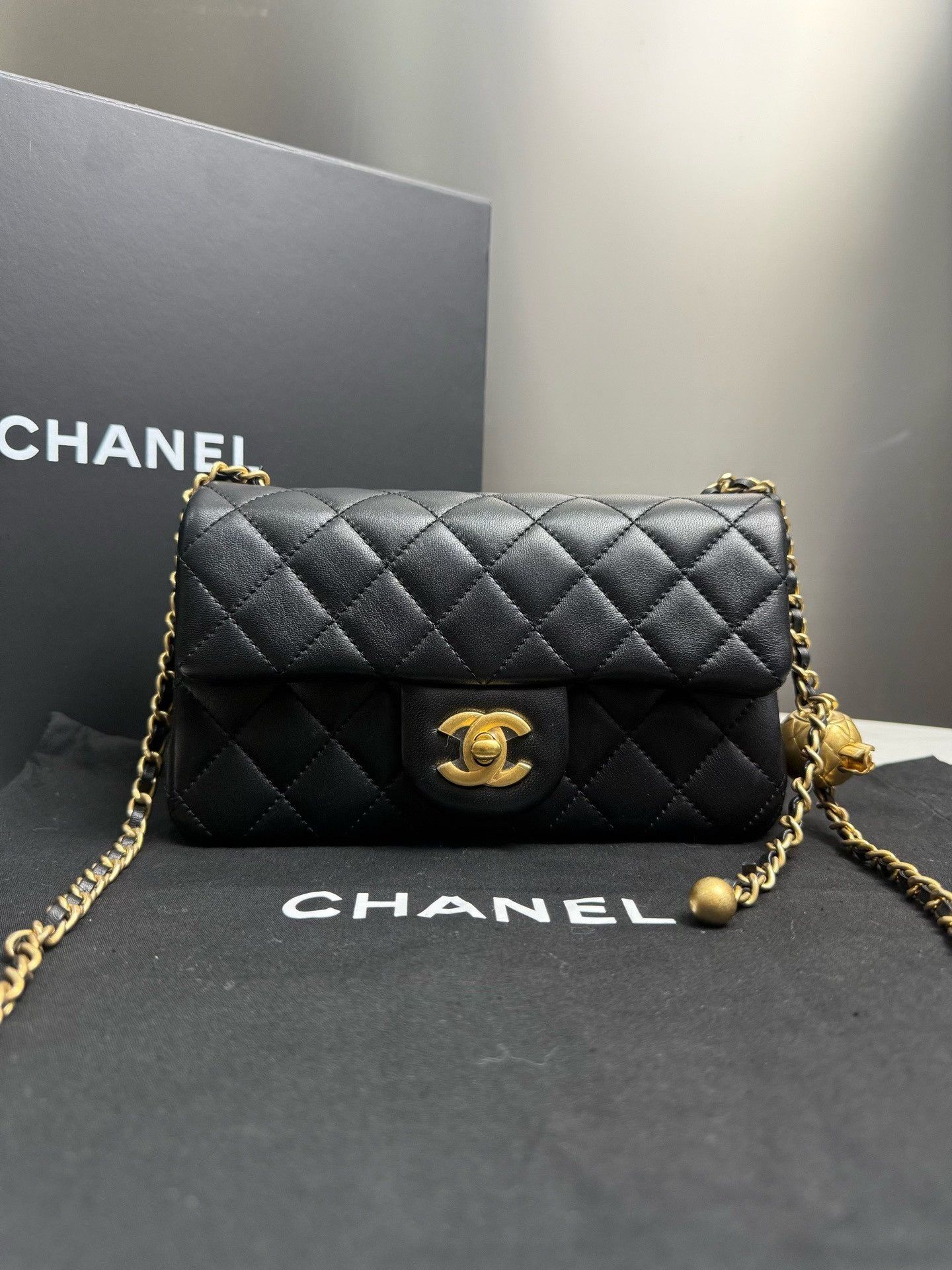 Chanel Pre-loved Bag Very good condition Size ONE SIZE - 1 Thumbnail
