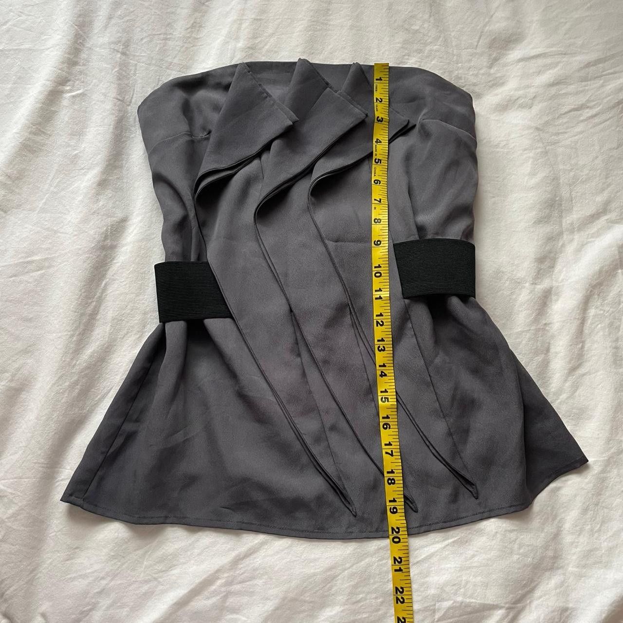 Forever 21 Grey Strapless Ruffle Top with Black Elastic Belt Size M / US 6-8 / IT 42-44 - 4 Thumbnail