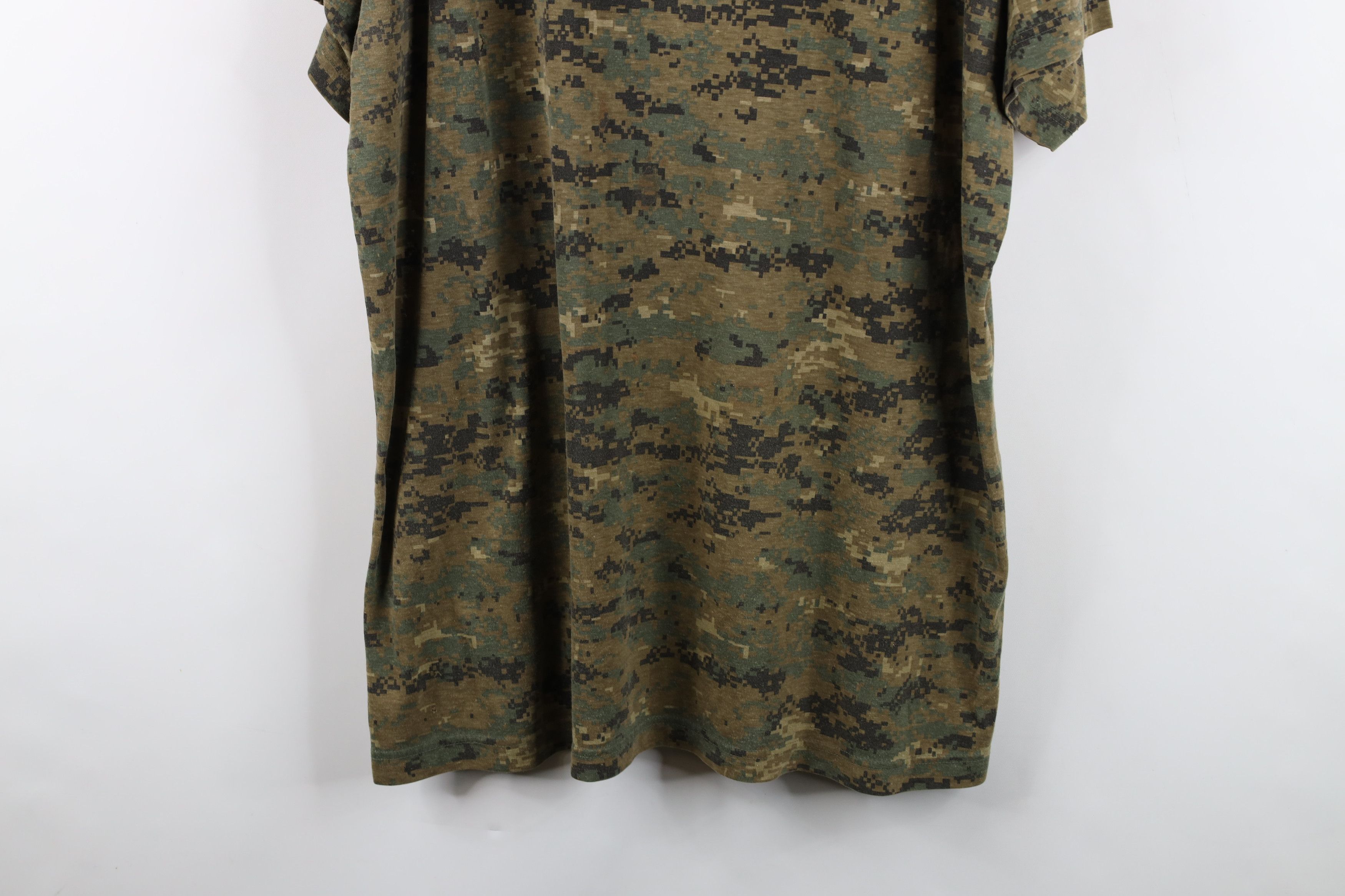 Vintage Vintage 90s Streetwear Digi Camouflage Short Sleeve T-Shirt Size US XXL / EU 58 / 5 - 3 Thumbnail