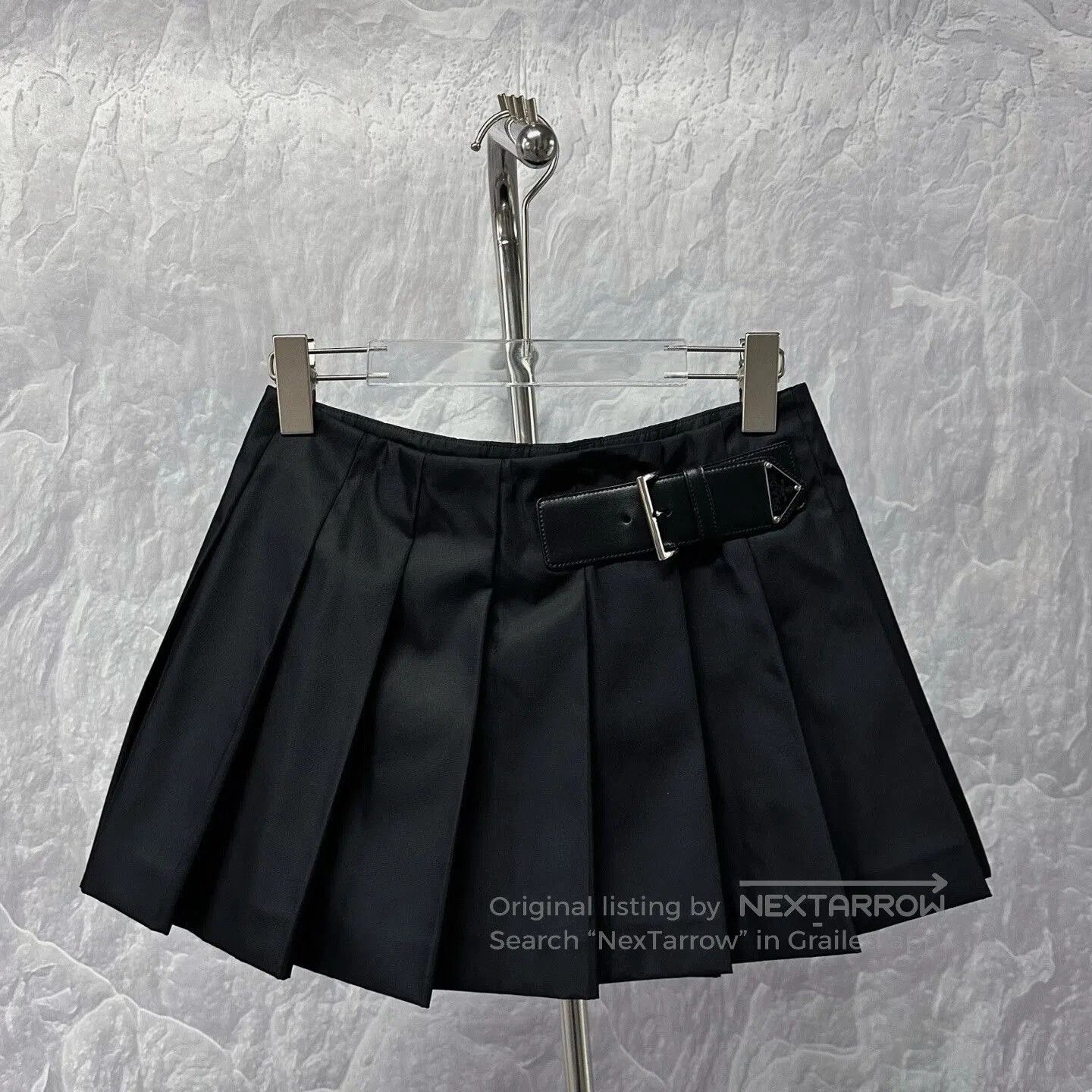Prada prada black pleated mini skirt size 36. Size 25" / US 0 / IT 36 - 1 Thumbnail