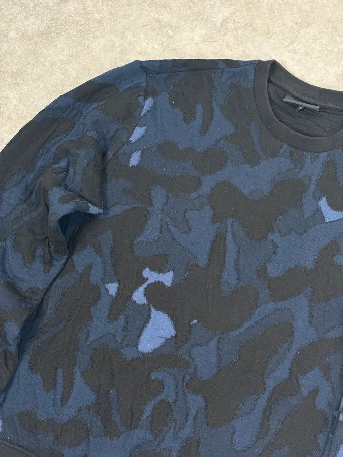 Emporio Armani SS2018 Emporio Armani Navy Wool Camouflage Sweater Size US M / EU 48-50 / 2 - 7 Thumbnail
