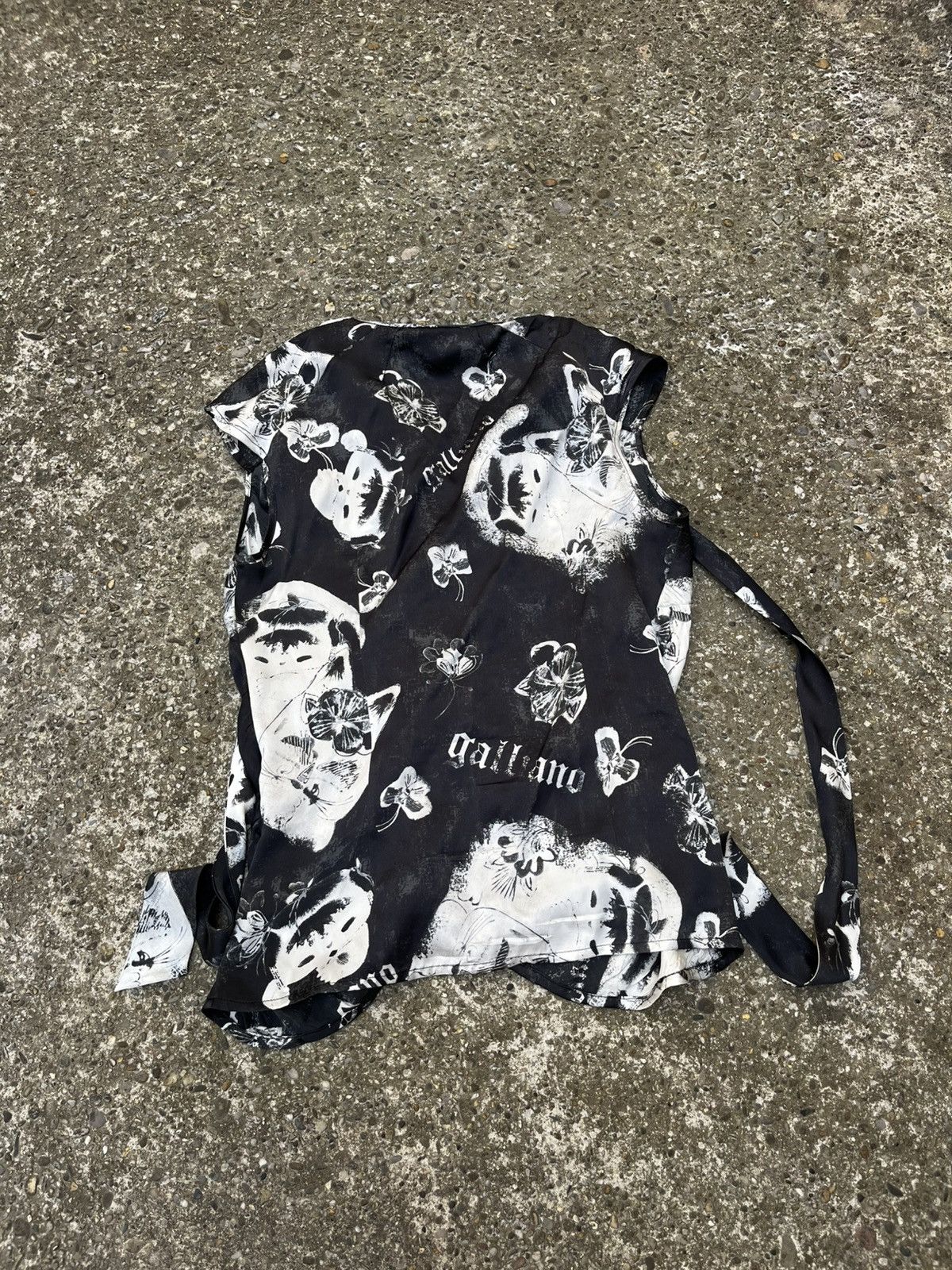 John Galliano × Vintage galliano vintage overprinted floral print shirt Size XS / US 0-2 / IT 36-38 - 7 Thumbnail