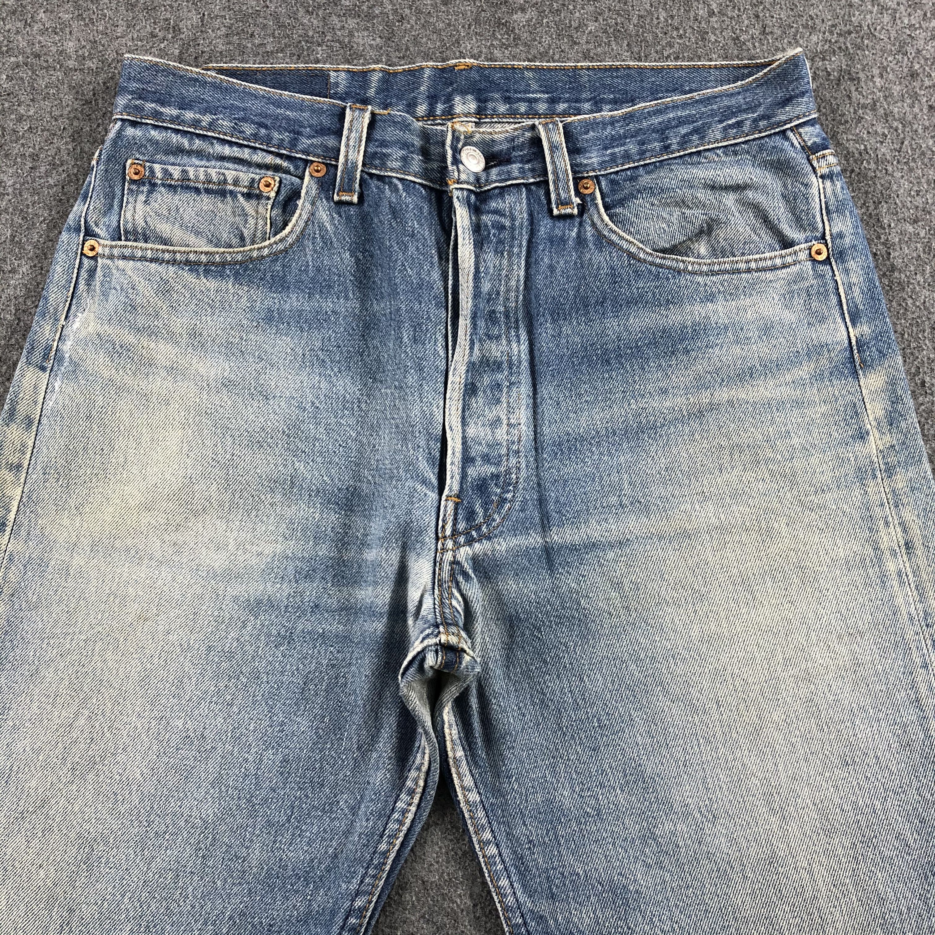 Levi's Vintage 90s Light Wash Levis 501 Jeans-J1475 Size US 32 / EU 48 - 3 Thumbnail