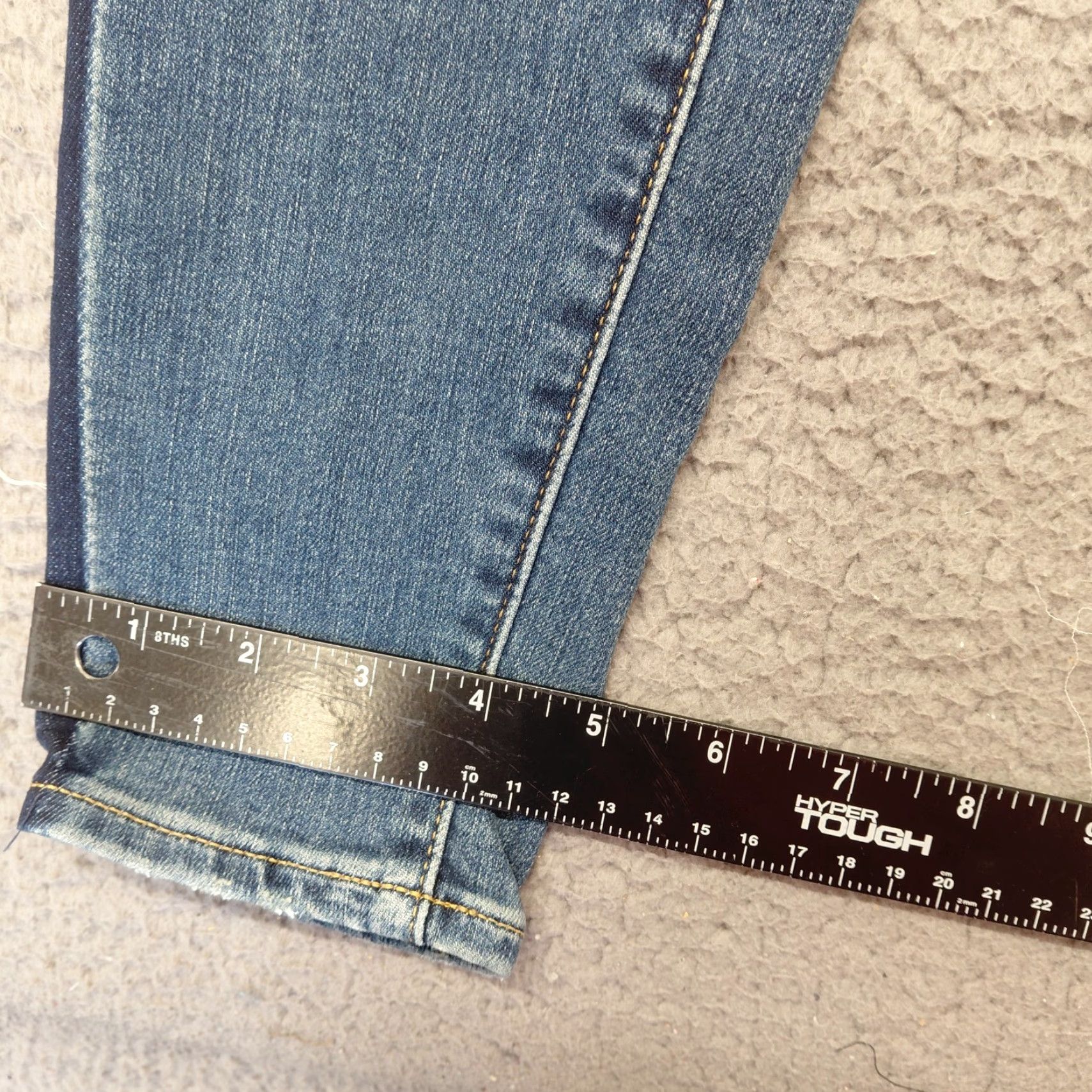 Athleta VINTAGE? No. Just the given: Athleta Jeans Women Size 6 Blue Sculptek Skinny Denim 5 Pocket Great Condition Size 28" / US 6 / IT 42 - 6 Thumbnail