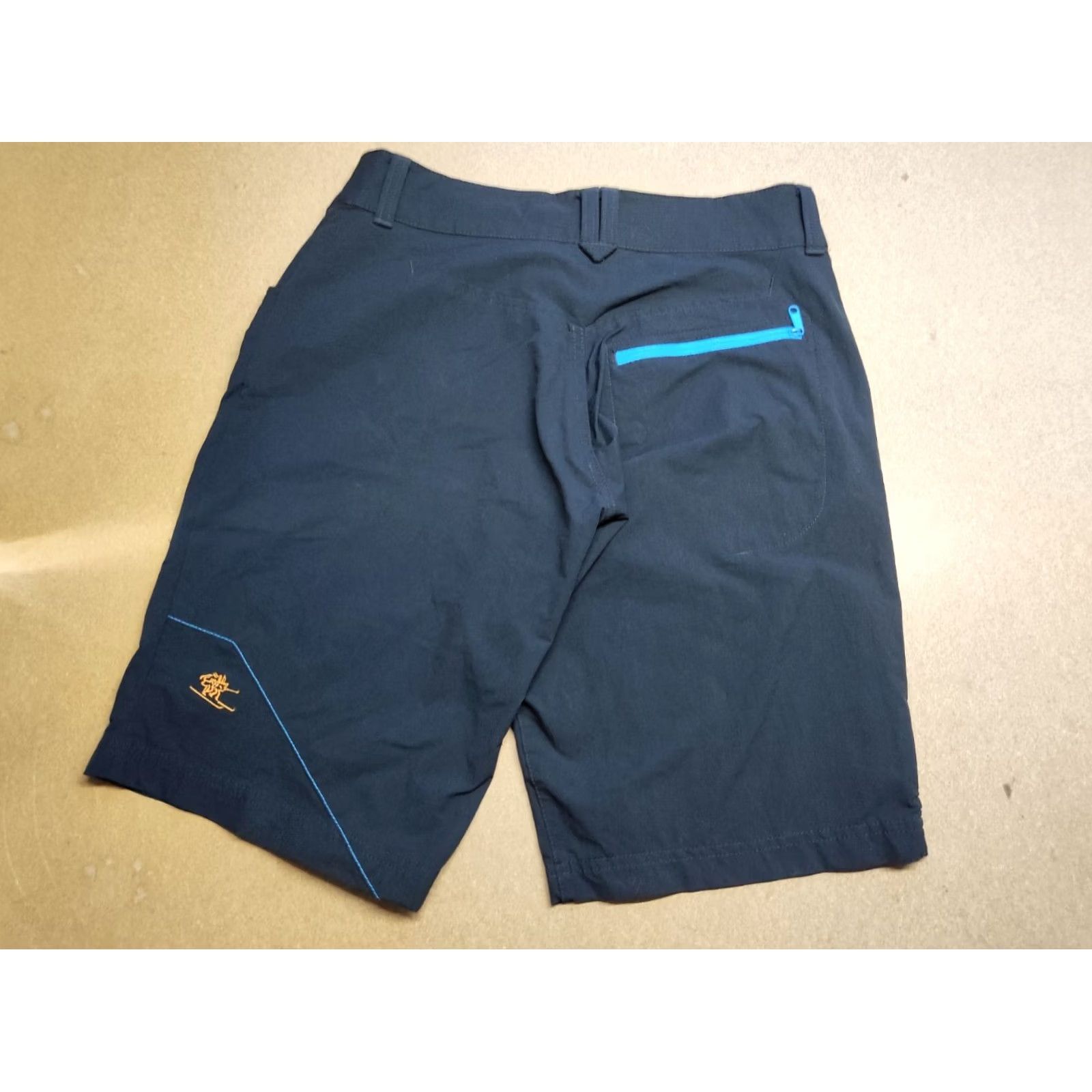 Vintage Bergans UTNE Hiking Shorts Womens Size S Outdoor Black Pockets Zip Small Size 28" / US 6 / IT 42 - 2 Thumbnail