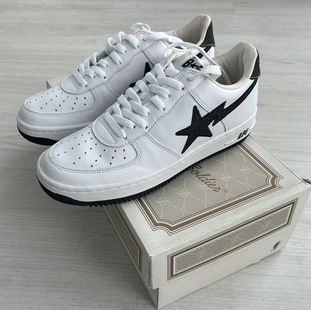 Bape VERY RARE OG 2001 A BATHING APE WHITE DENIM BAPESTA Size US 10 / EU 43 - 7 Thumbnail