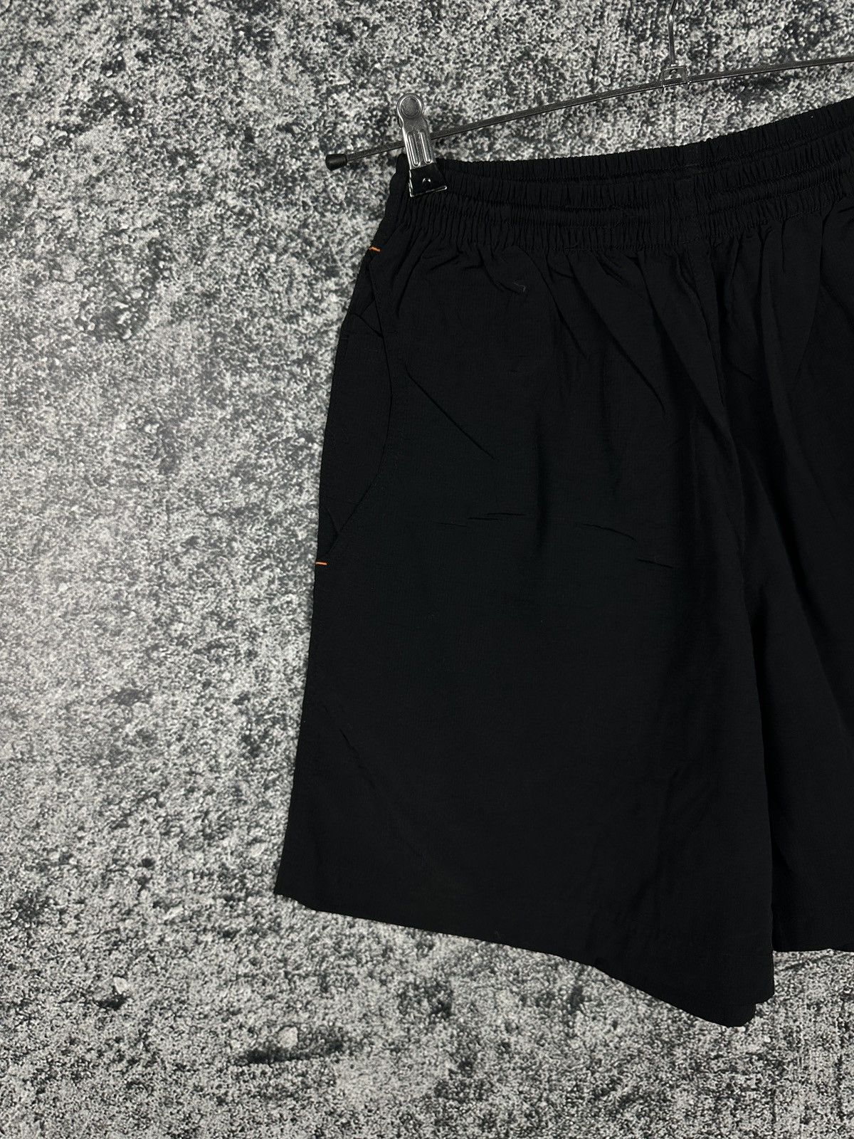 Reebok Men’s Reebok Vintage Nylon Shorts Sportswear Black Size M Size US 34 / EU 50 - 3 Thumbnail