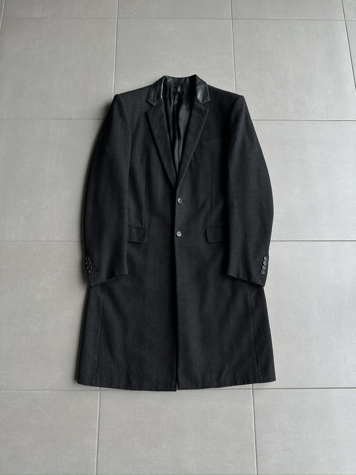 Dior × Hedi Slimane Dior Homme AW01 “Solitaire” lambskin collar wool long coat Size US M / EU 48-50 / 2 - 2 Thumbnail