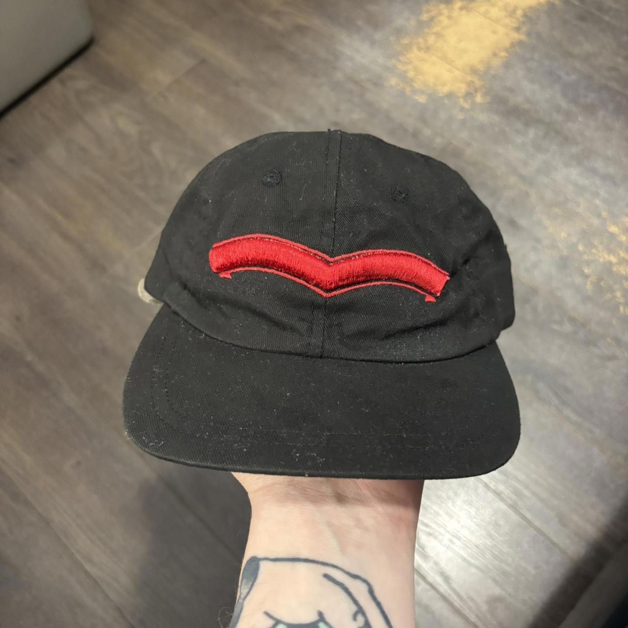 Levi's vintage Levi’s batwing strap back hat 90s OS Size ONE SIZE - 1 Thumbnail