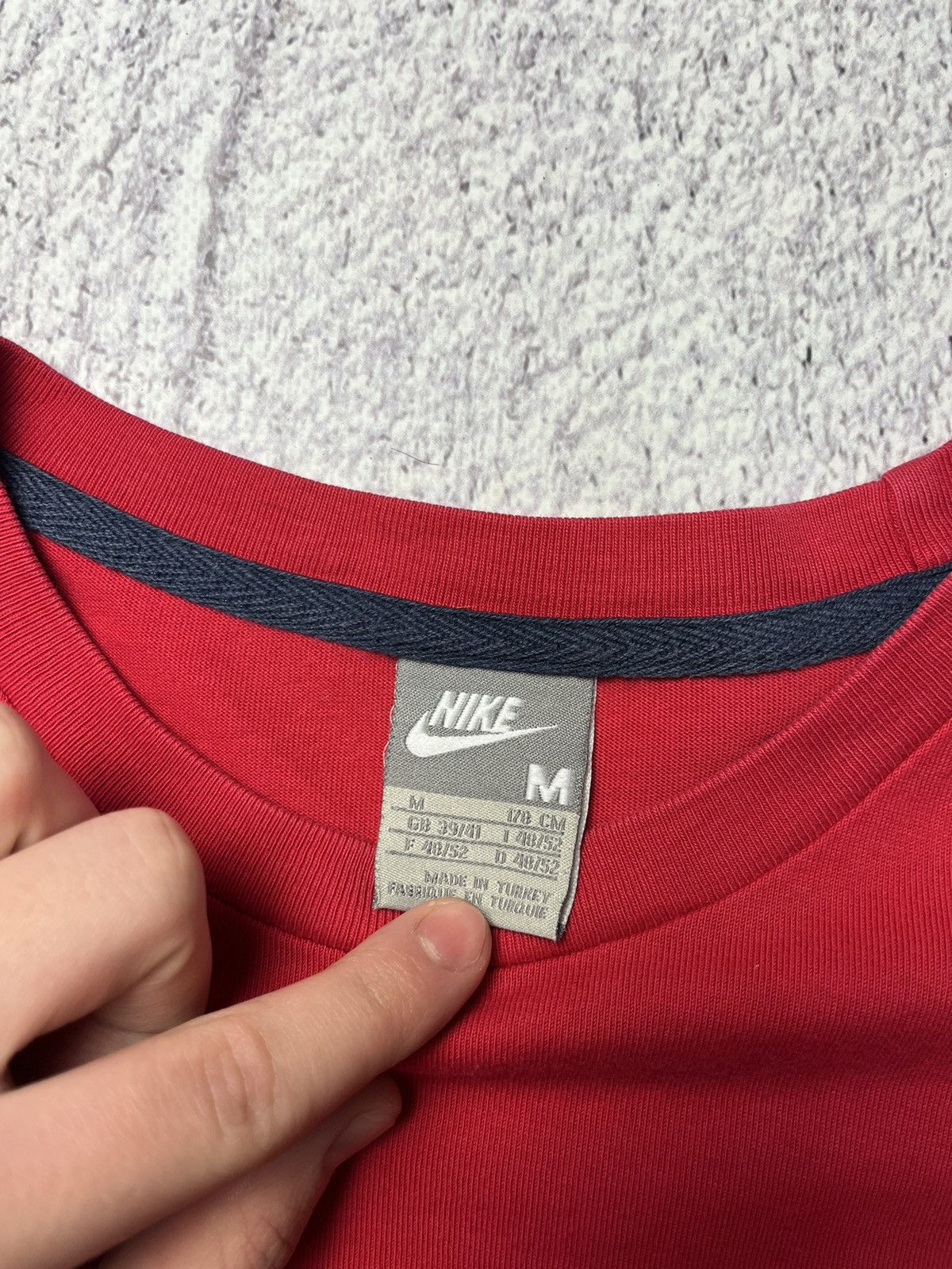 Nike × Vintage Vintage 90s Nike T-Shirt Swoosh Logo Y2K Red Tee Size M Size US M / EU 48-50 / 2 - 15 Thumbnail